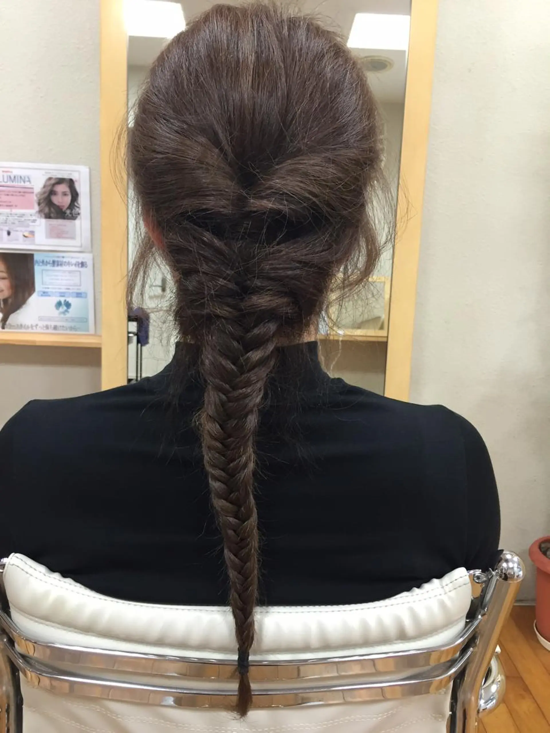 セミロング カット ヘアカラー トリートメント 香川 裕基のヘアスタイル