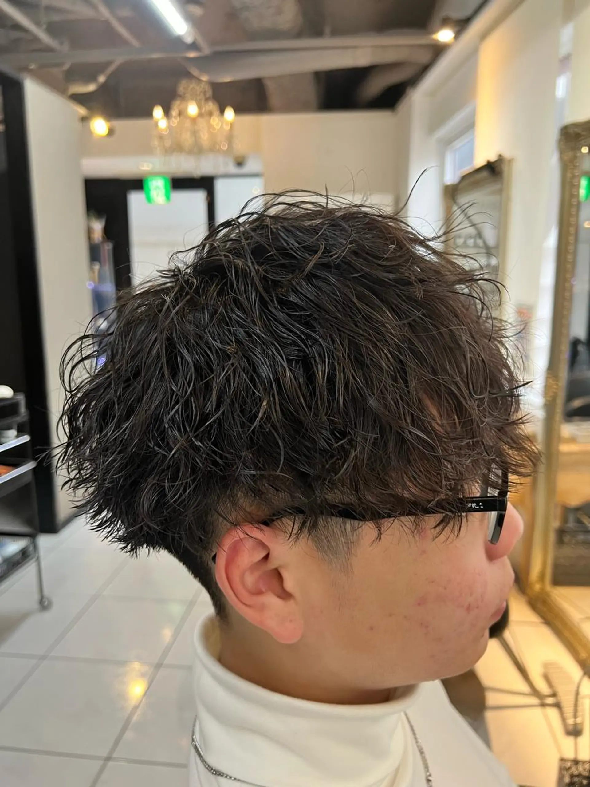 パーマ メンズ センターパート フェードカット カルマパーマ マッシュ メンズパーマ カット パーマ パーマ特化美容師 茂木広幸のヘアスタイル