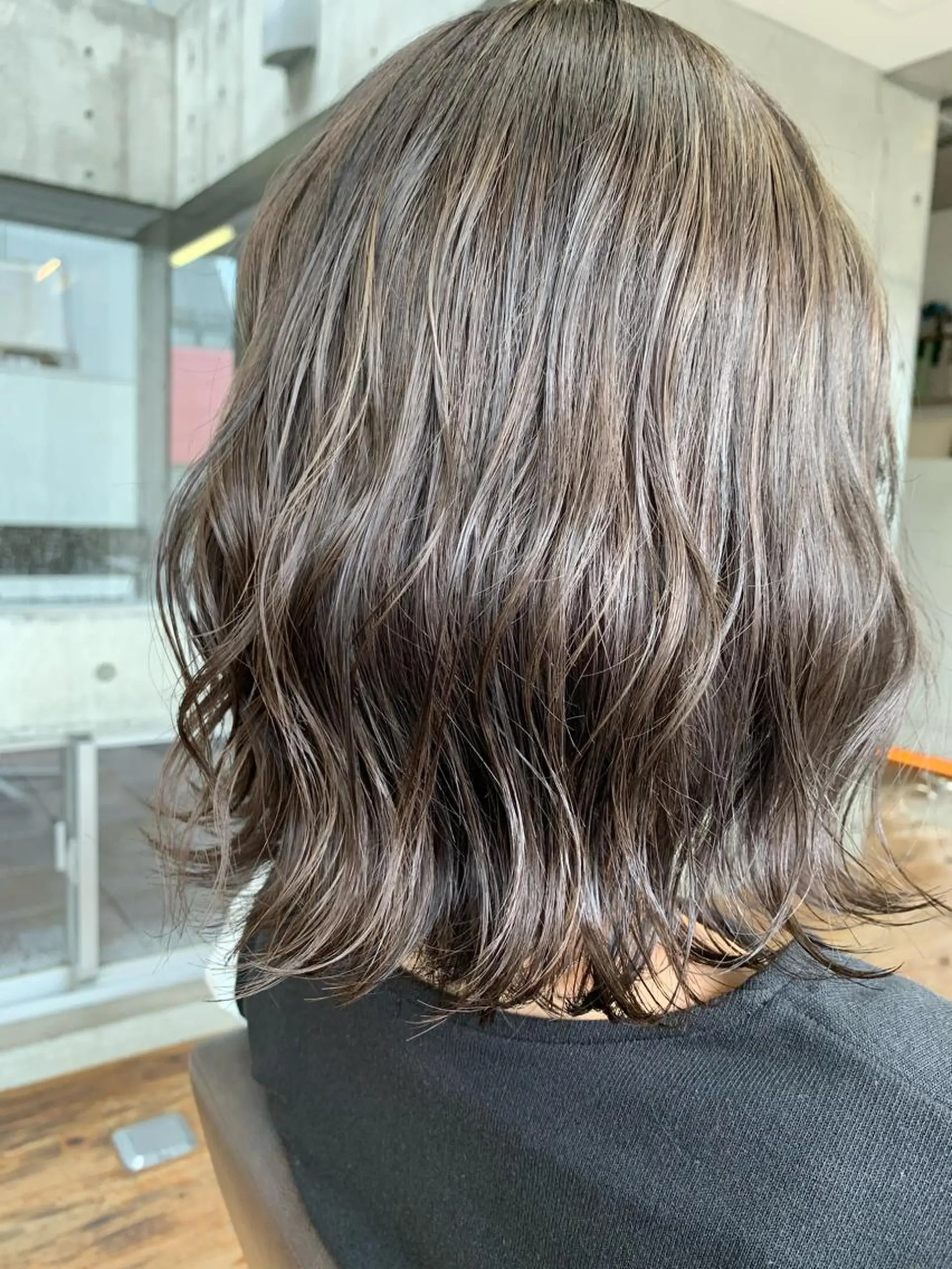 ミディアム カット ヘアカラー 西岡 優太のヘアスタイル