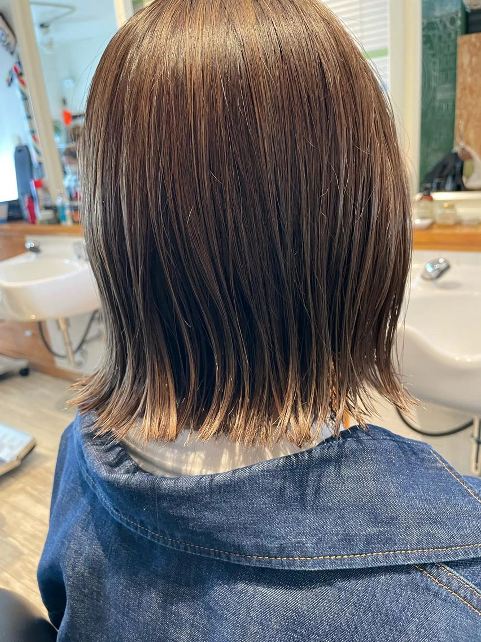 ミディアム カラー 切りっぱなしボブ アッシュ アッシュブラウン ブラウンカラー ハイライトカラー one☆star所属・ママ美容師　守谷 明日香のヘアスタイル