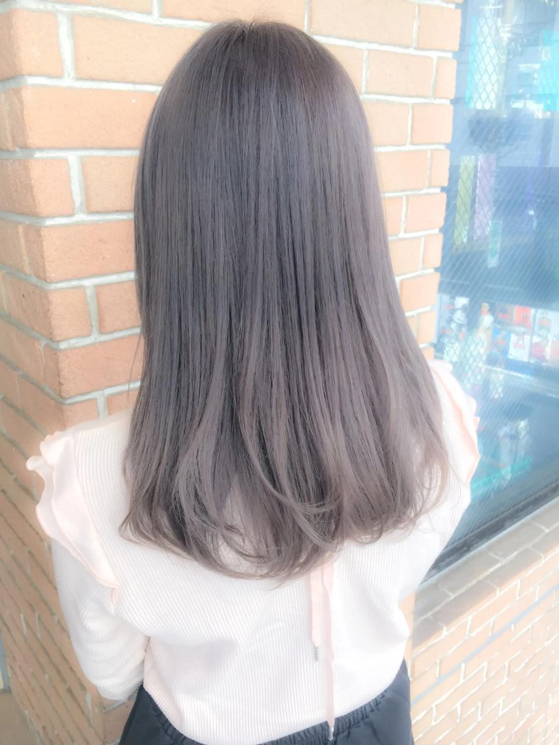 ロング カラー アッシュ アッシュグレー アッシュグレージュ グラデーションカラー グレージュ 北條 優輝のヘアスタイル
