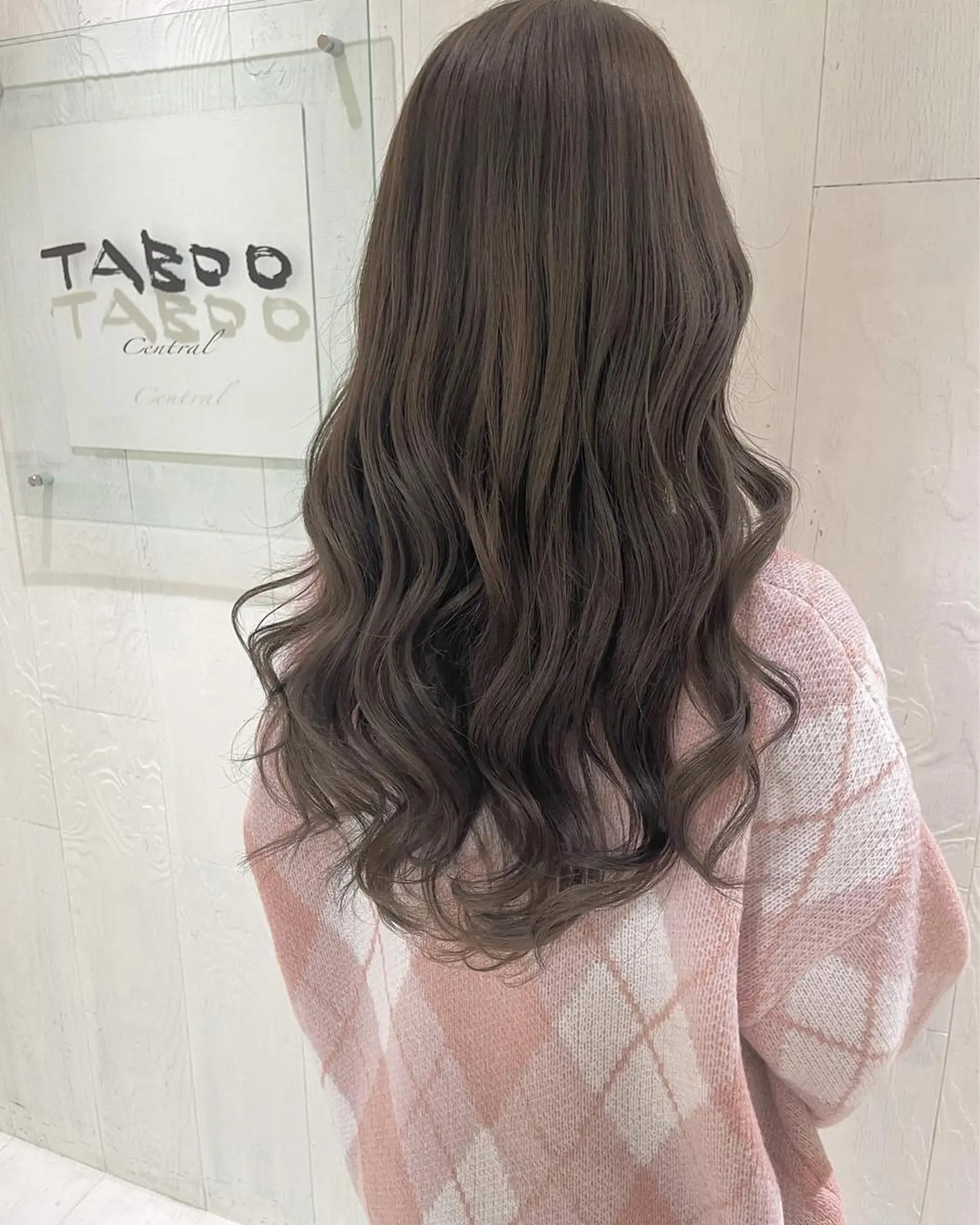 ロング カラー アッシュ ベージュカラー ブリーチ ケアブリーチ ケアカラー ヘアカラー トリートメント 河合秀明/ショート /ボブ/レイヤーのヘアスタイル