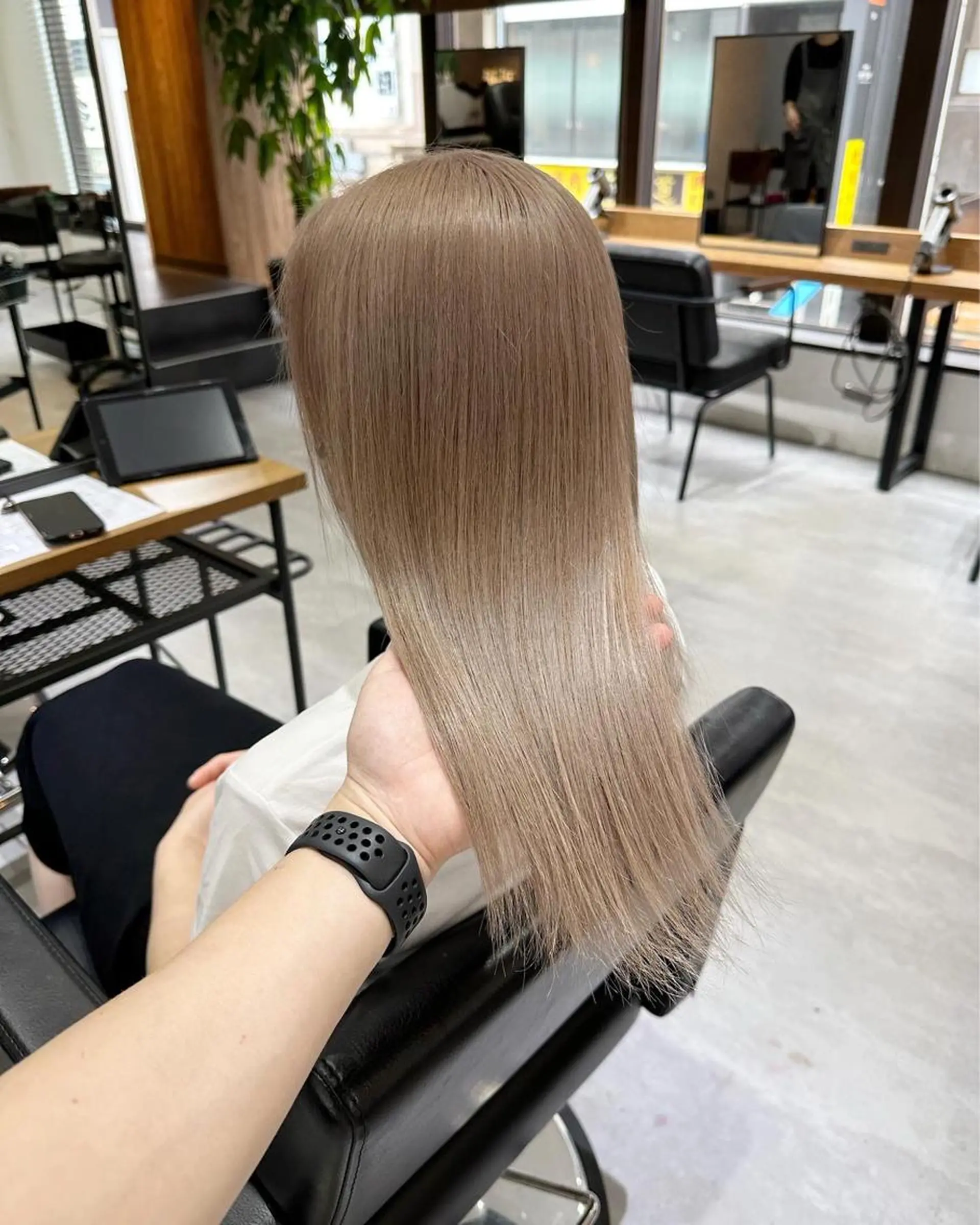 セミロング カラー ベージュカラー ダブルカラー ハイトーンカラー 髪質改善 トリートメント 池袋🧡ダブルカラー /馴染ませエクステのヘアスタイル