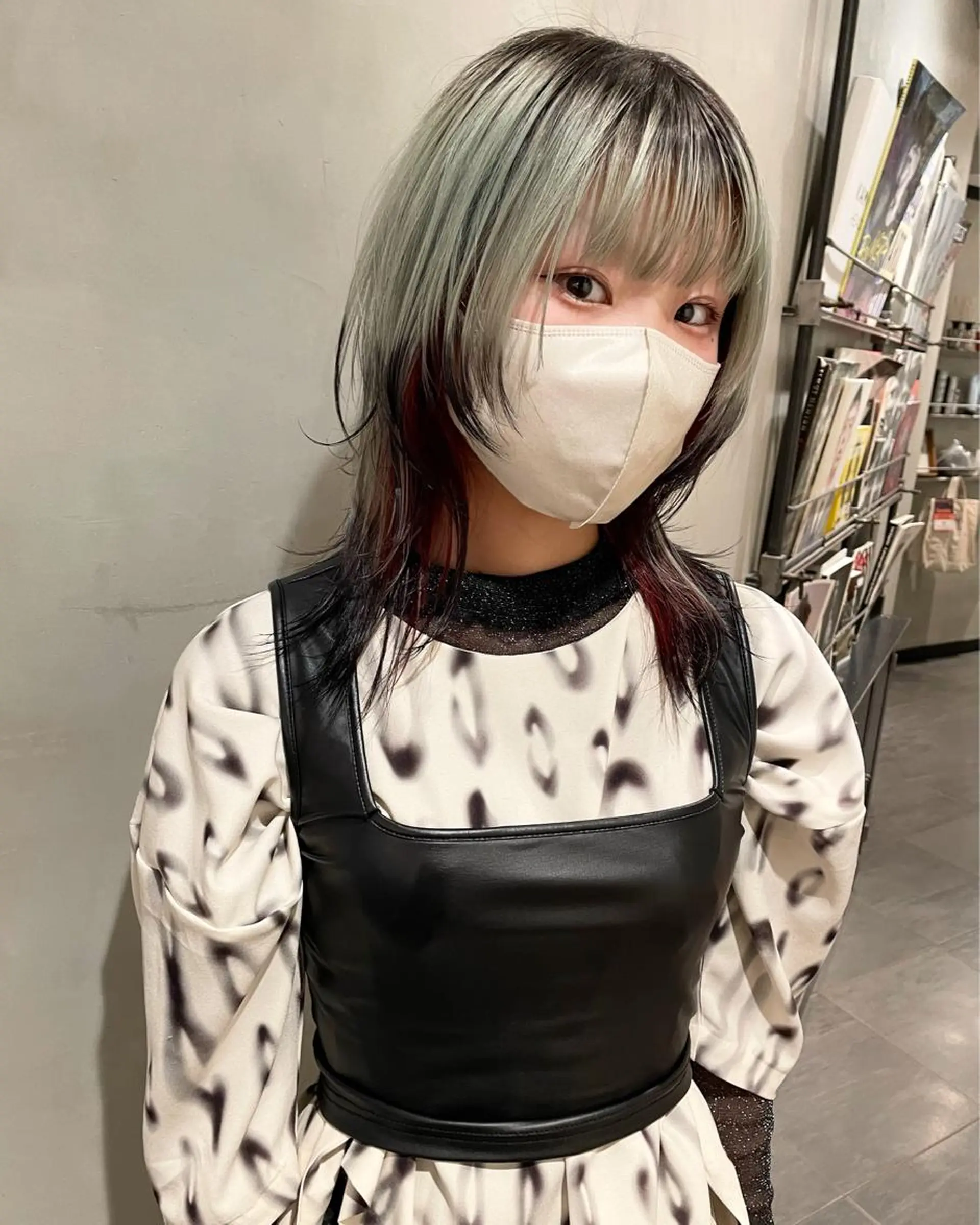 ミディアム カラー カット ヘアカラー トリートメント 優 作のヘアスタイル