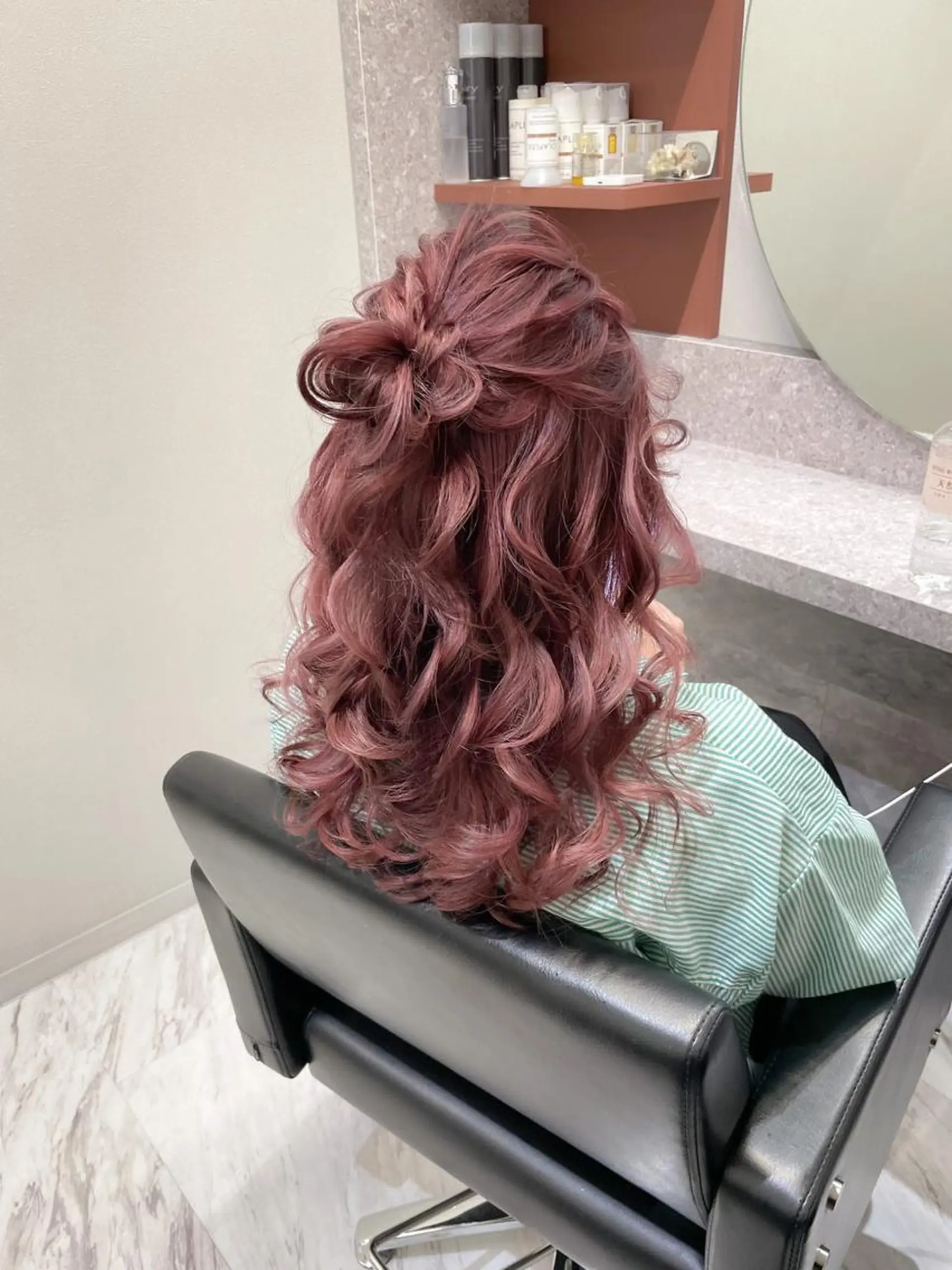 セミロング カラー ヘアアレンジ ピンクカラー ピンクパープル パープルカラー autre所属・大久保 ひでなりのヘアスタイル