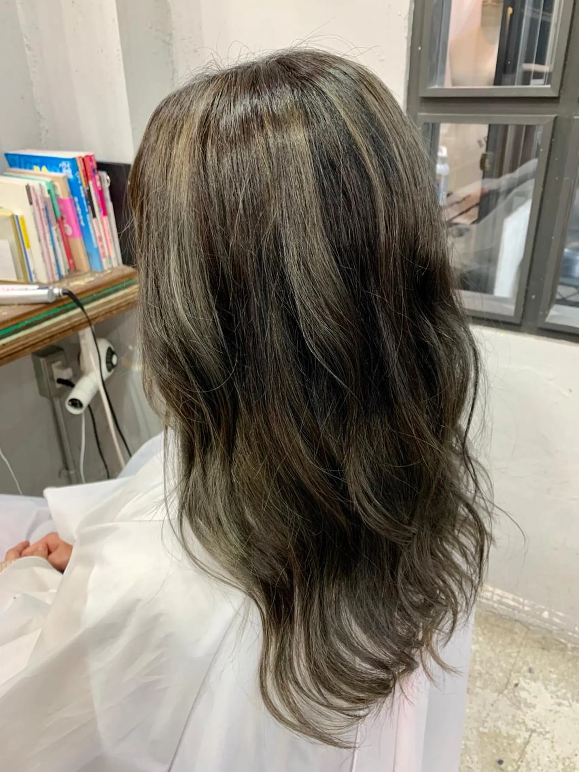 ロング 大内 志穂のヘアスタイル
