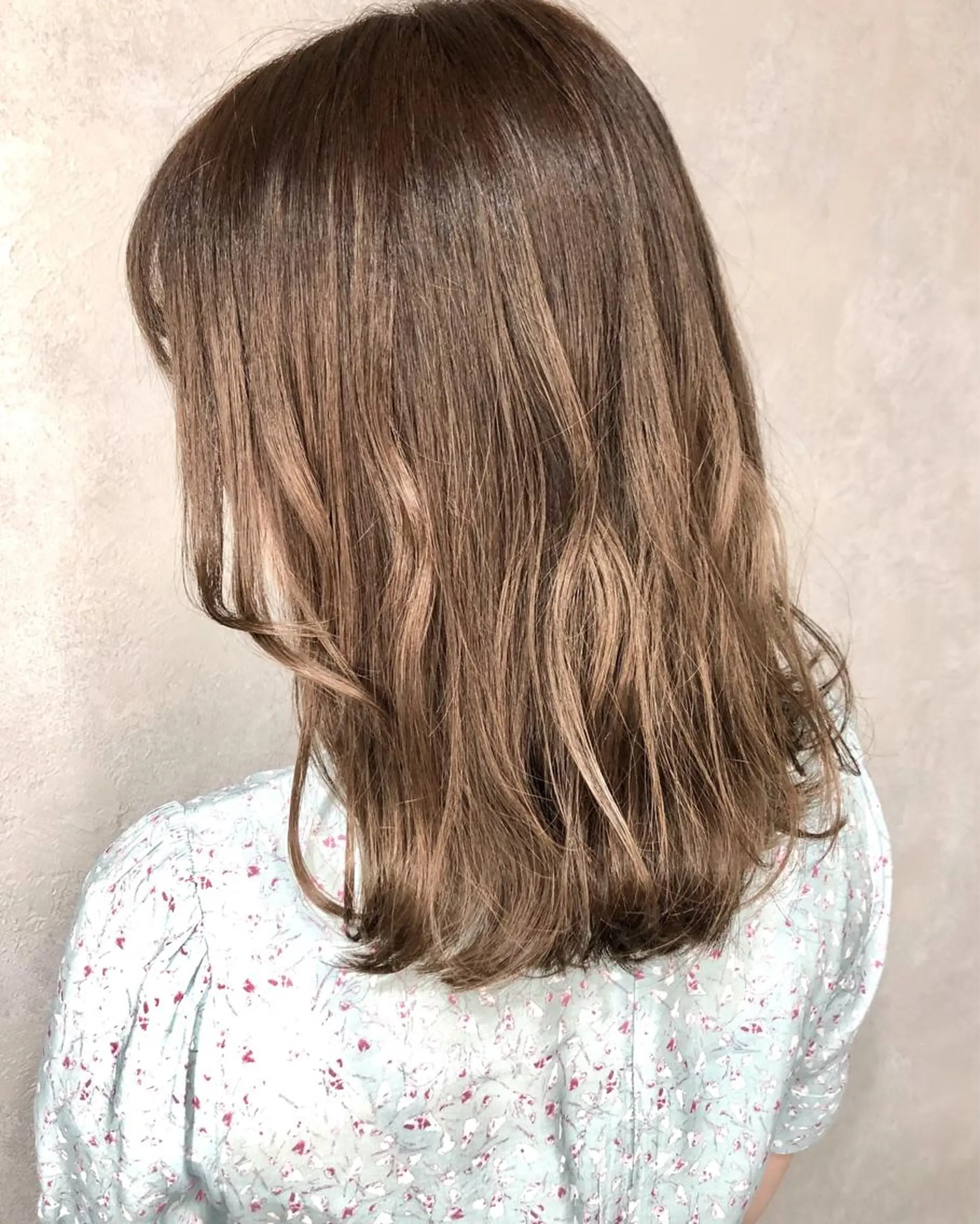 ミディアム 外ハネヘア 💗艶カラー💗 CECILのヘアスタイル