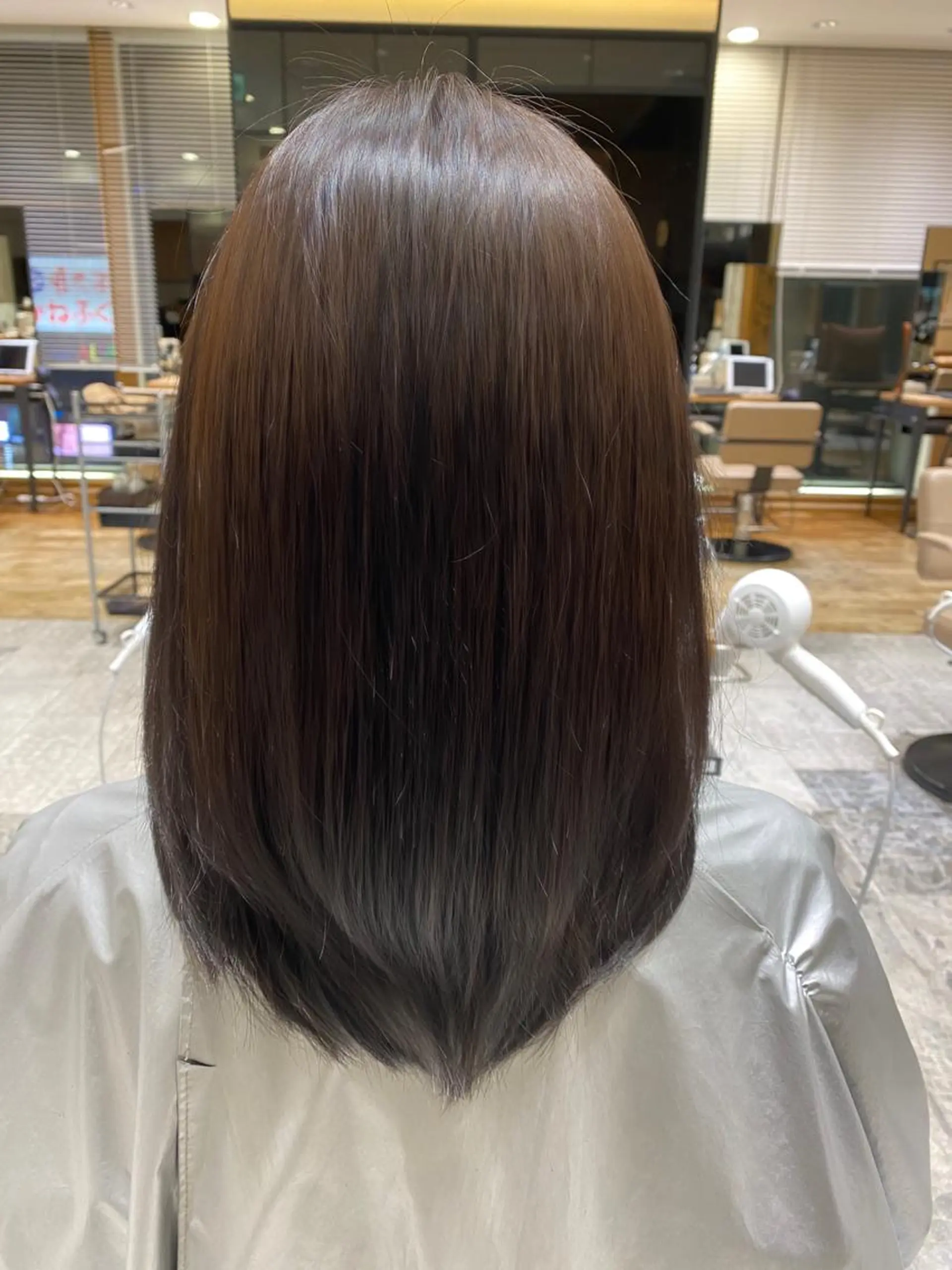 カラー 新宿/レイヤー 顔周りカット溝手優太のヘアスタイル