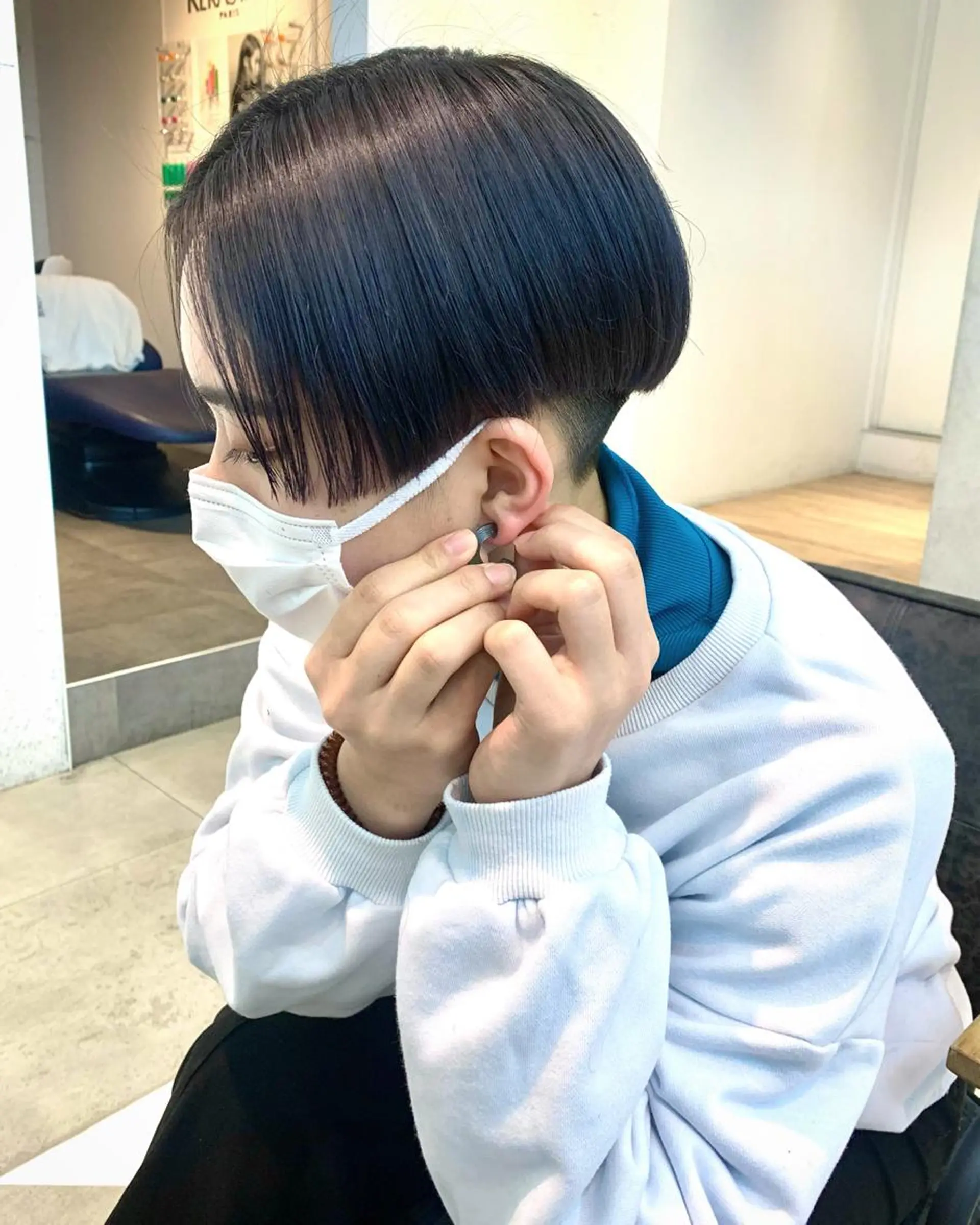ショート カラー ブルーカラー ブルーグレー カット ヘアカラー Kureha/ネイル レイヤー/酸性縮毛のヘアスタイル