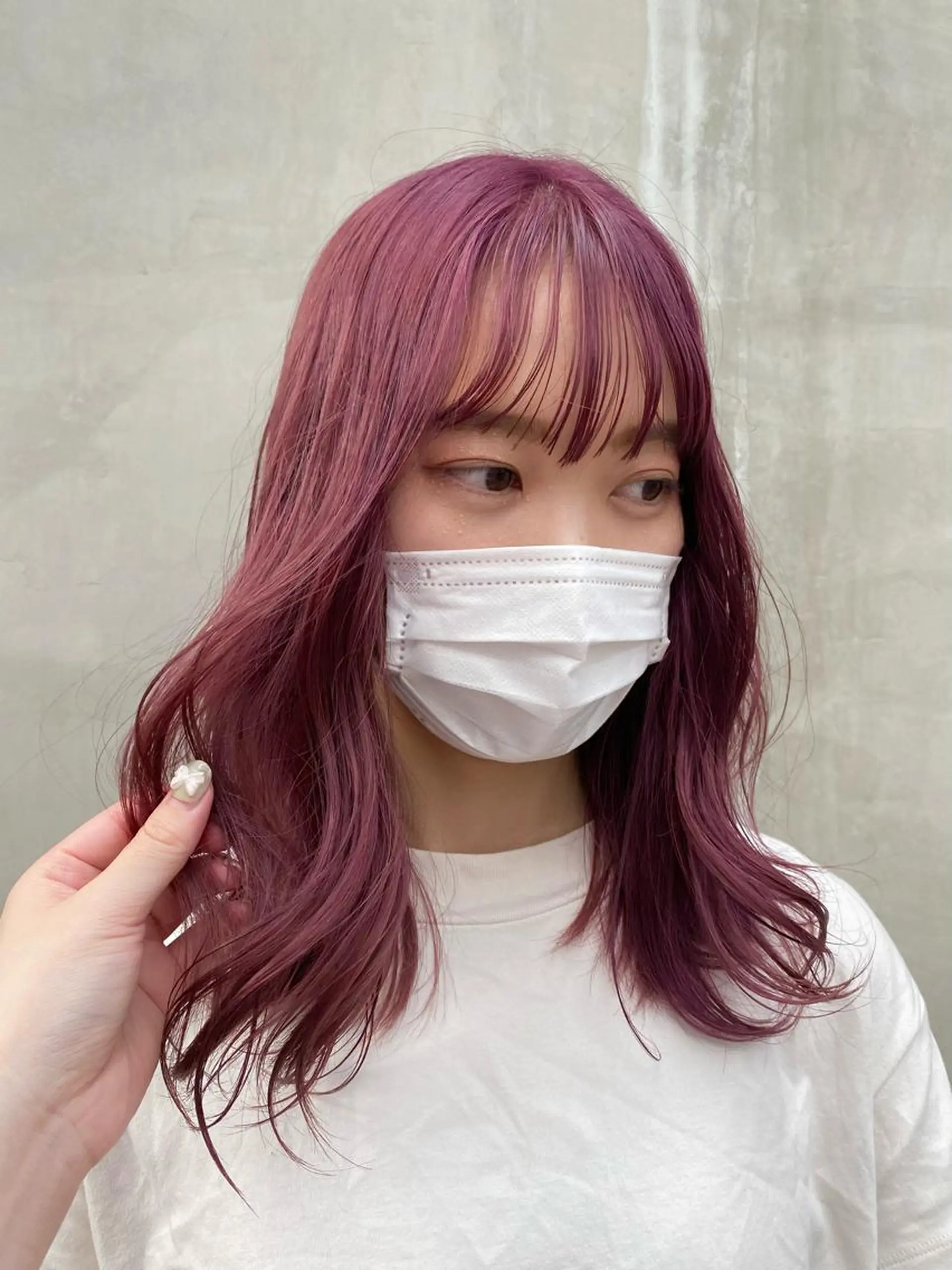 ロング カラー ブリーチ ラベンダーカラー ラベンダーピンク ピンクカラー ブリーチなしカラー レイヤーカットのヘアスタイル