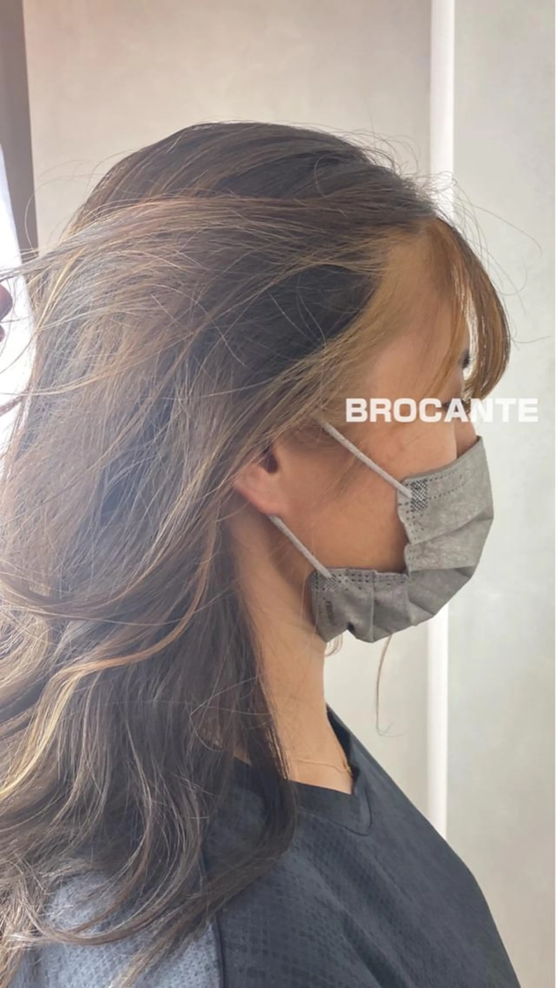 セミロング カラー ブリーチ ケアブリーチ 透明感カラー イヤリングカラー インナーカラー ヘアカラー BROCANTE✂︎ karasawa.nのヘアスタイル