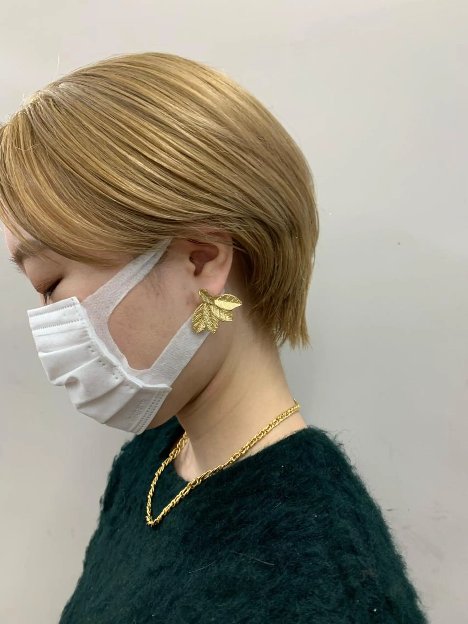 ショート カラー ベージュカラー ハイトーンカラー カット ヘアカラー トリートメント 豊浦 翔太のヘアスタイル