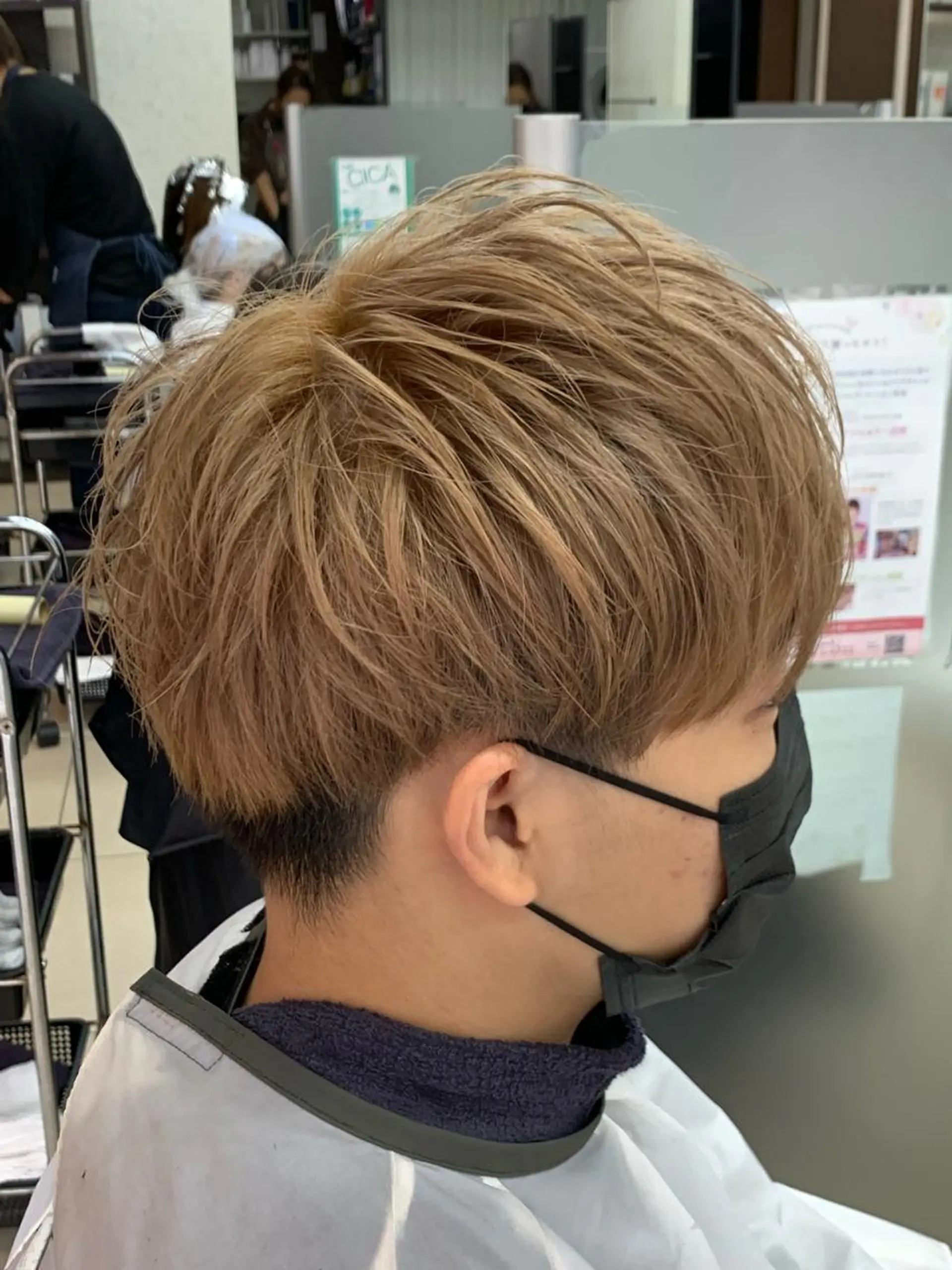 ショート カラー メンズ ウィチ所属・縮毛矯正と髪質改善 ⭐️桐生翼のヘアスタイル