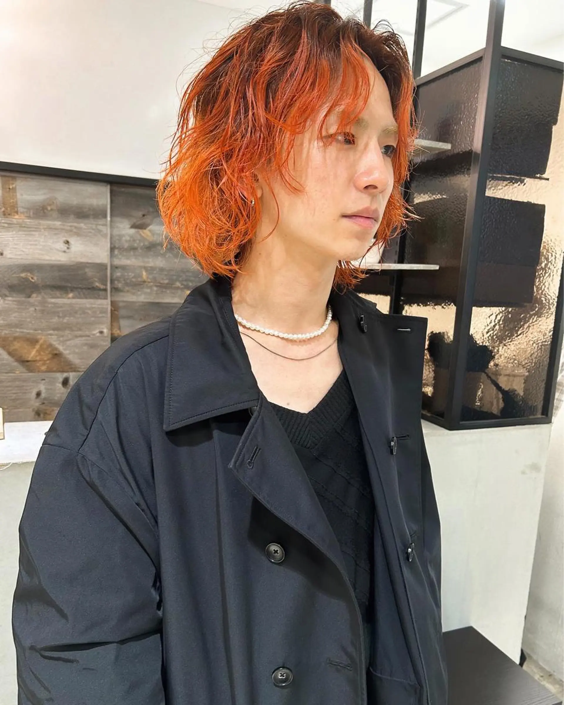 ミディアム カラー メンズ くせ毛 カット ヘアカラー トリートメント Loom.所属・村上雅人 ナチュラルモードのヘアスタイル