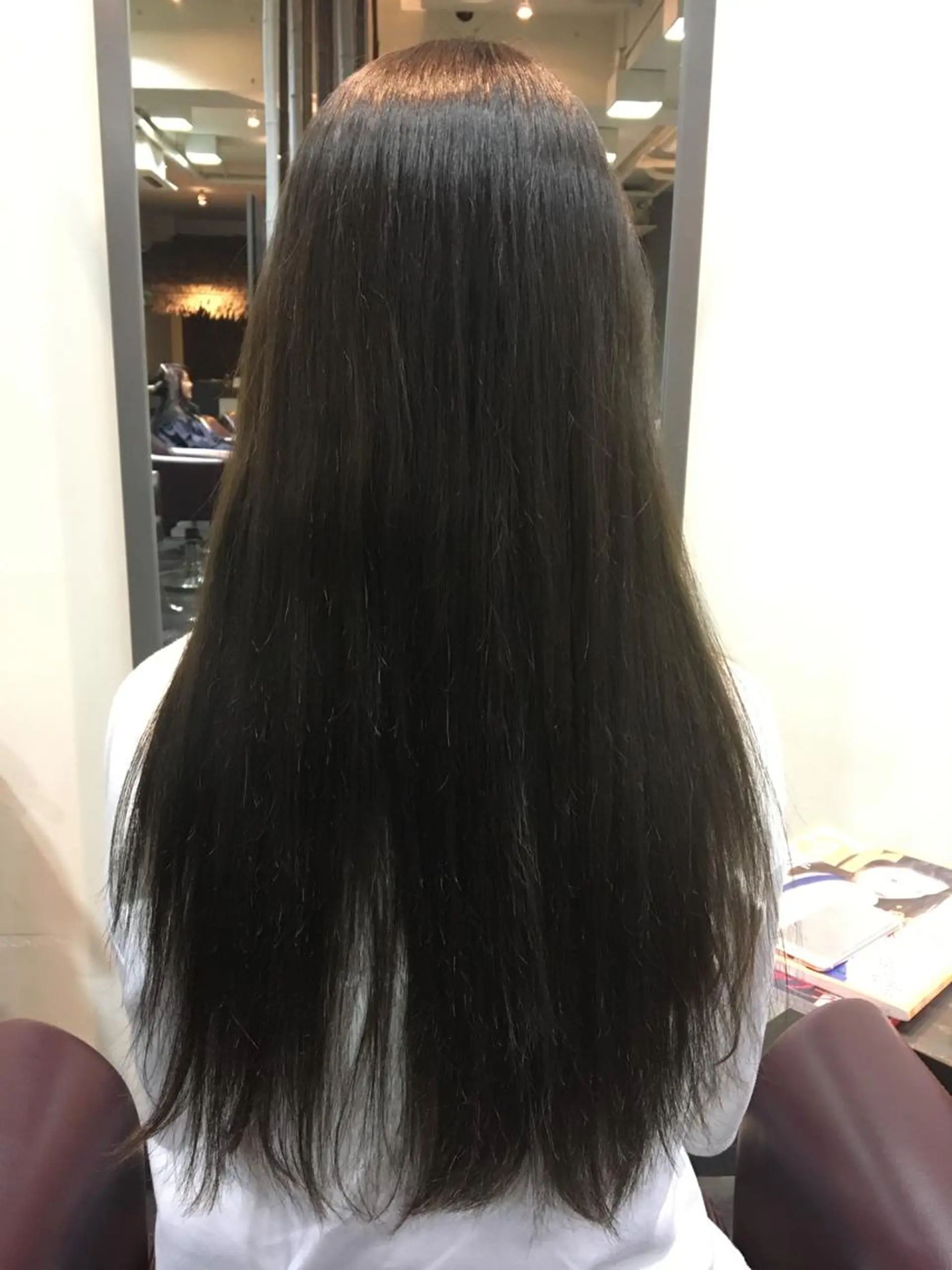 セミロング カラー ネイビーカラー ヘアカラー reFREO所属・ダメージレスカラー 髪質改善reFREOのヘアスタイル