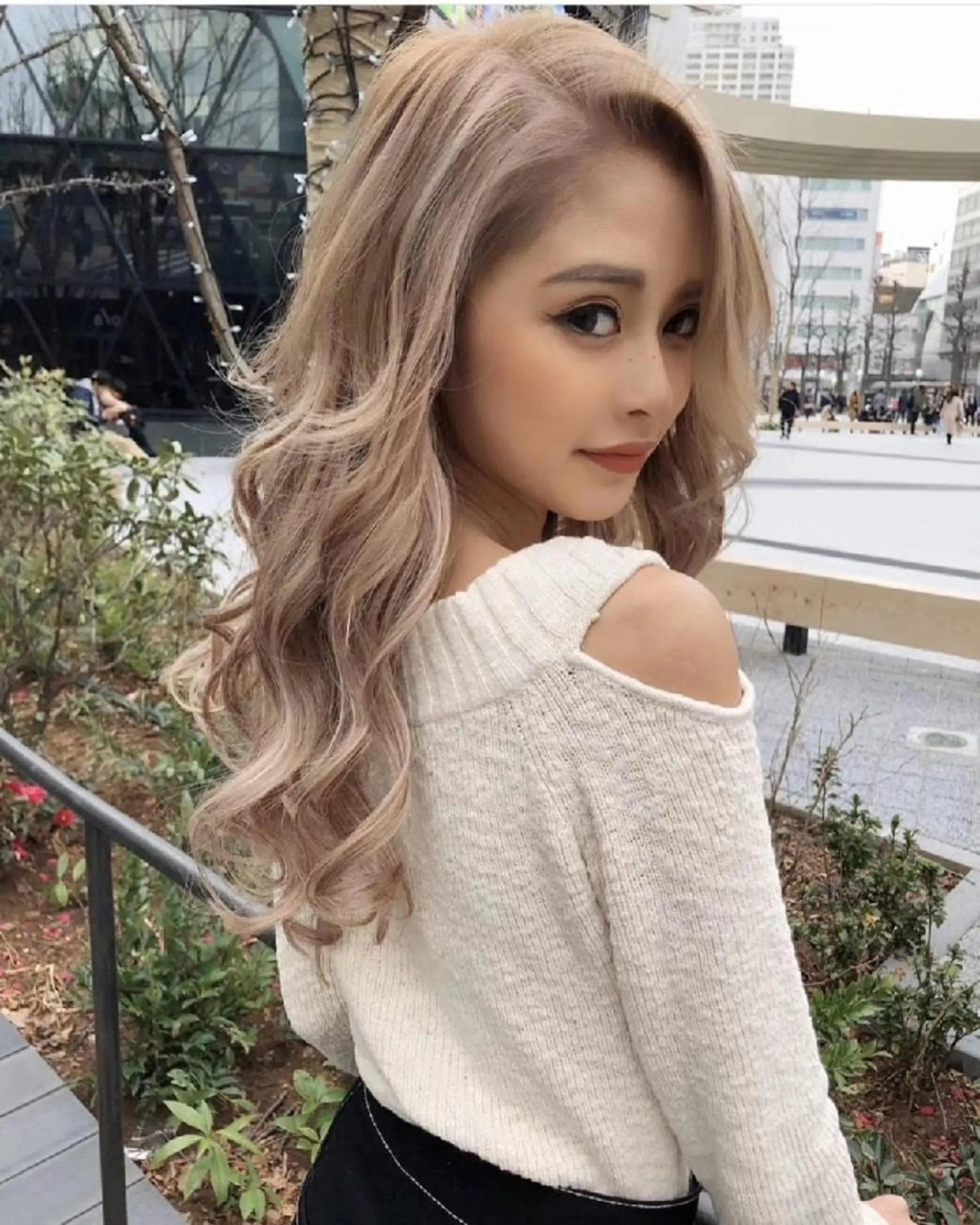 セミロング カラー パーマ カット ヘアカラー パーマ トリートメント ヘッドスパ u hair所属・こばやし ももこのヘアスタイル