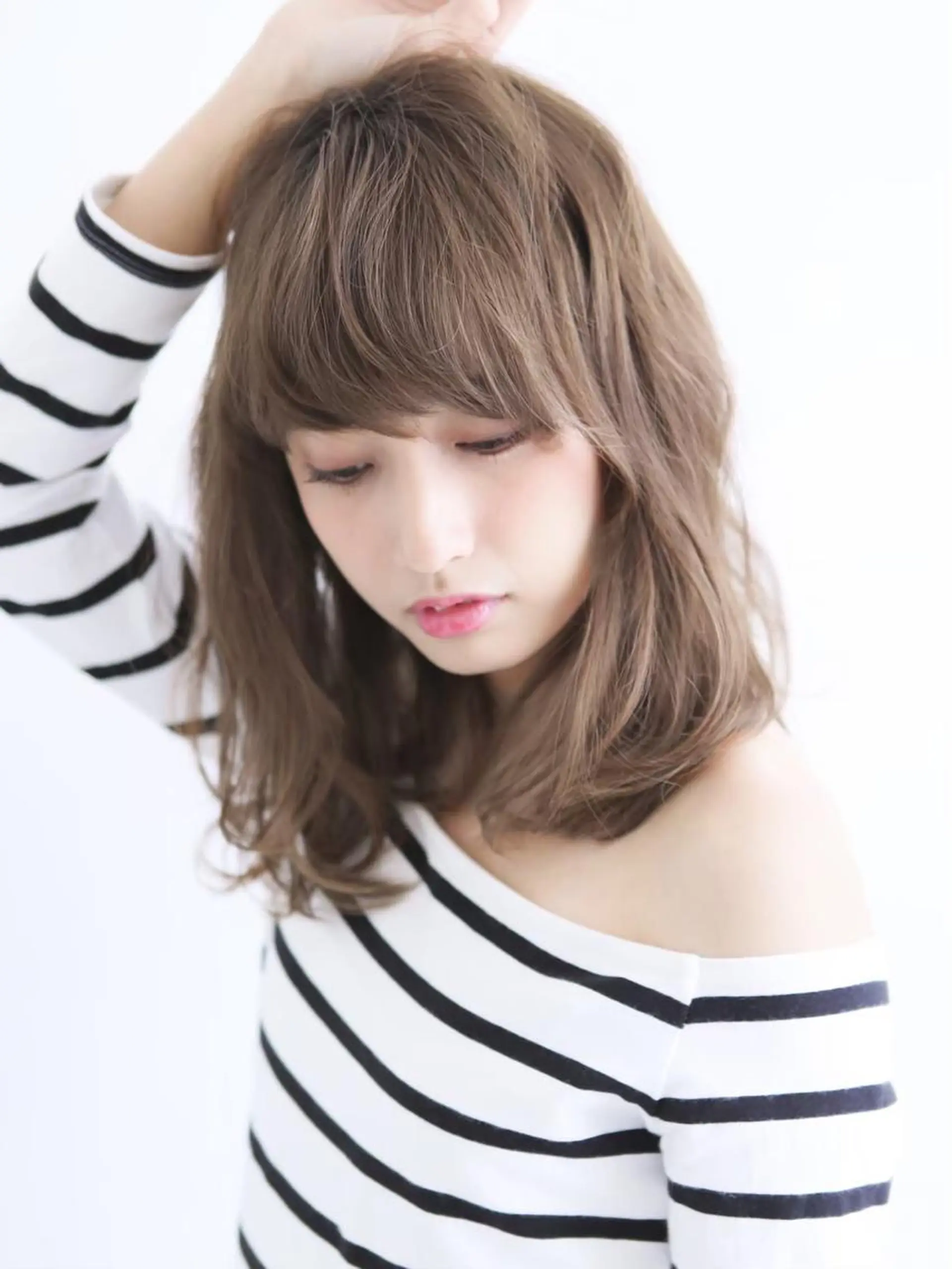 セミロング 透明感カラー🫧 🕊古川のヘアスタイル