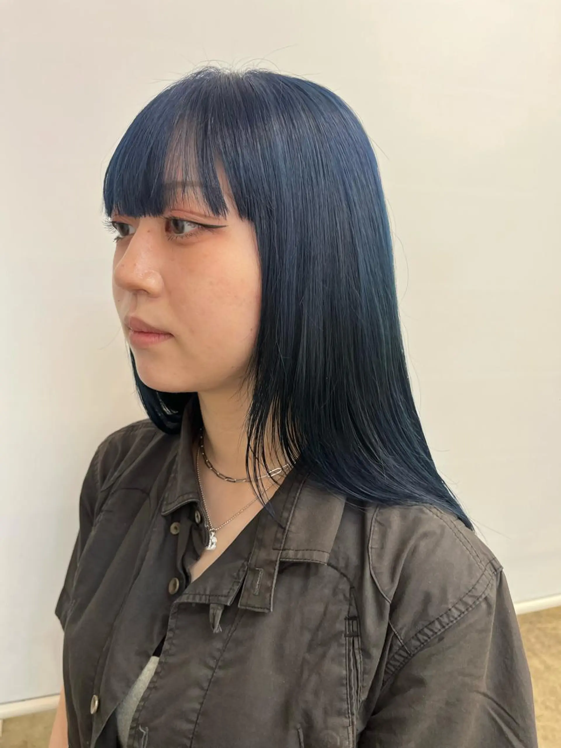 ロング カラー 渡 汐音のヘアスタイル