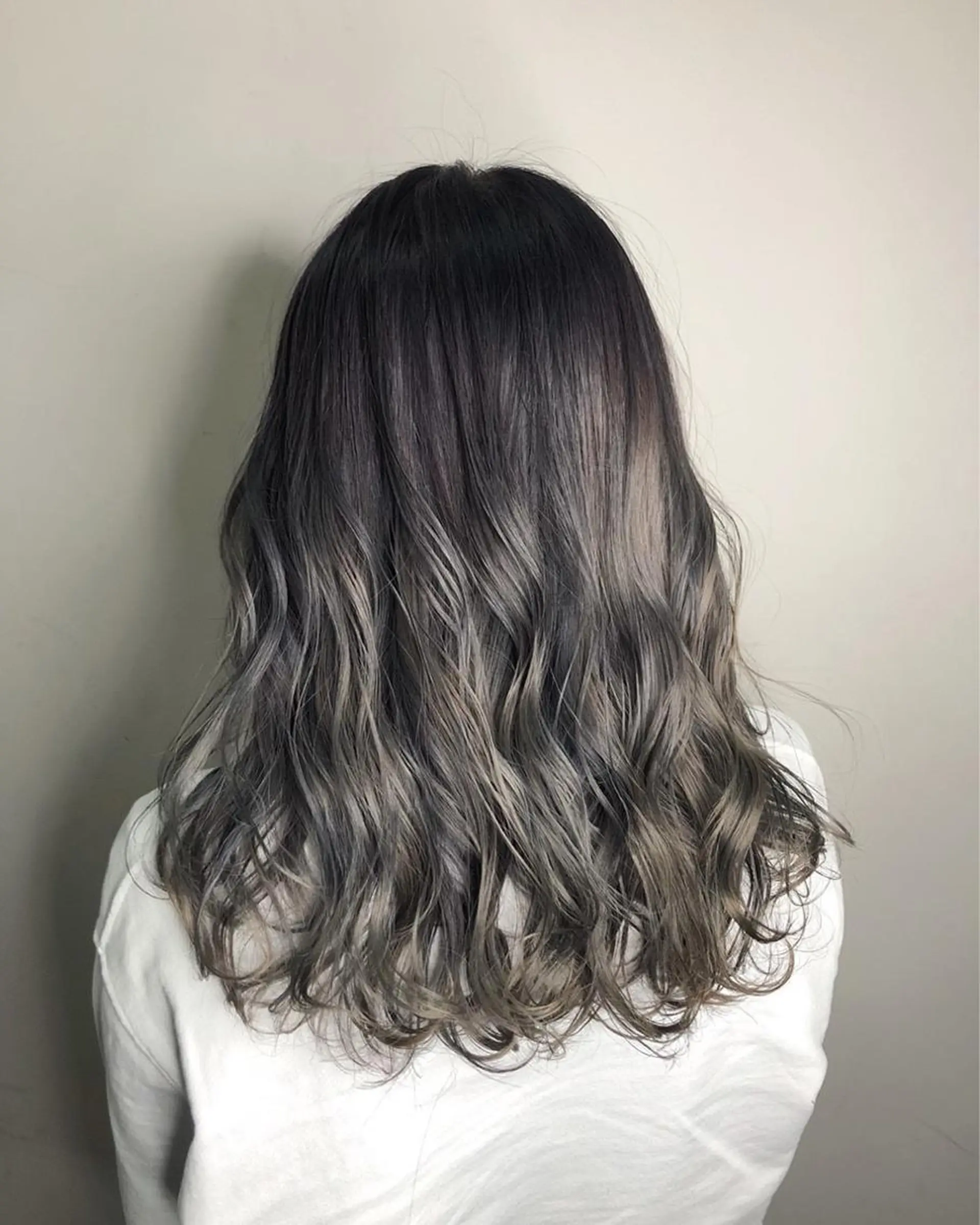 パーマ ヘアカラー トリートメント エミュスト心斎橋所属・🎨カラー&髪質改善 職人　松葉優希のヘアスタイル
