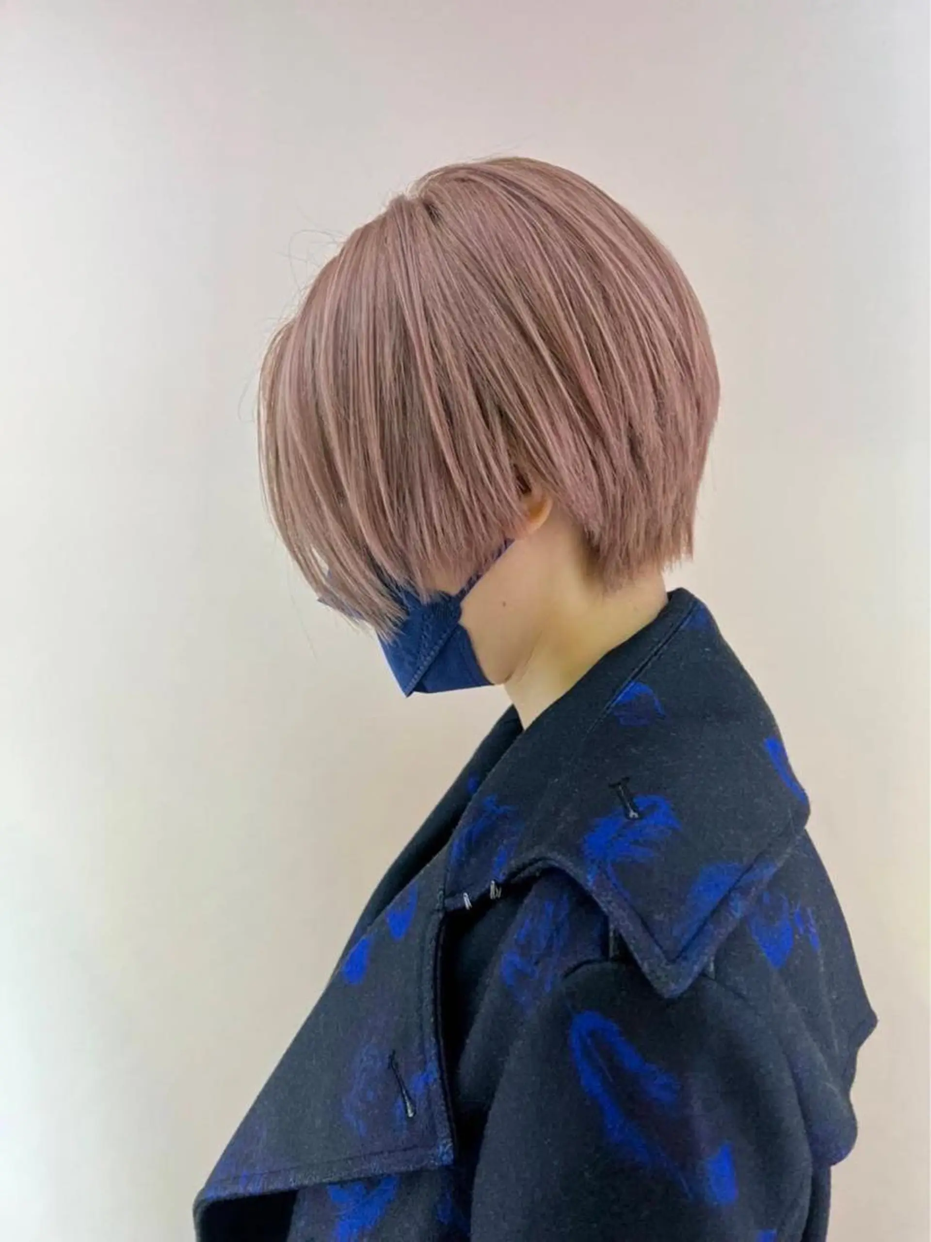 ショート カラー ベージュカラー ブリーチ ピンクカラー ピンクベージュ 茅ヶ崎/ハイトーン /レイヤーカットのヘアスタイル