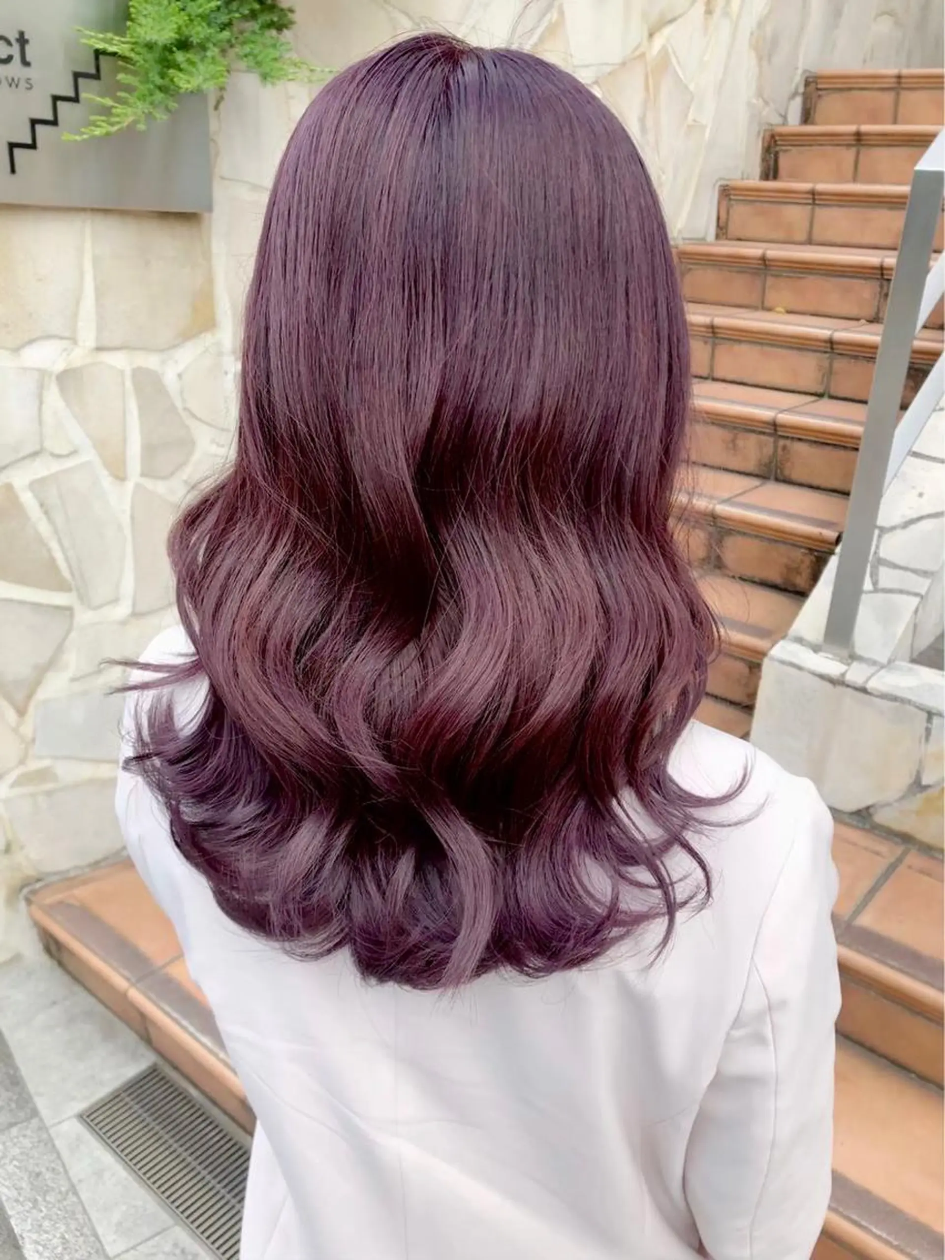 ミディアム カラー ヘアアレンジ アッシュ アッシュグレー アッシュグレージュ バレイヤージュ ミストバング ヘアカラー トリートメント 🌟🍒ハイトーン 韓国ヘア/ユウミのヘアスタイル