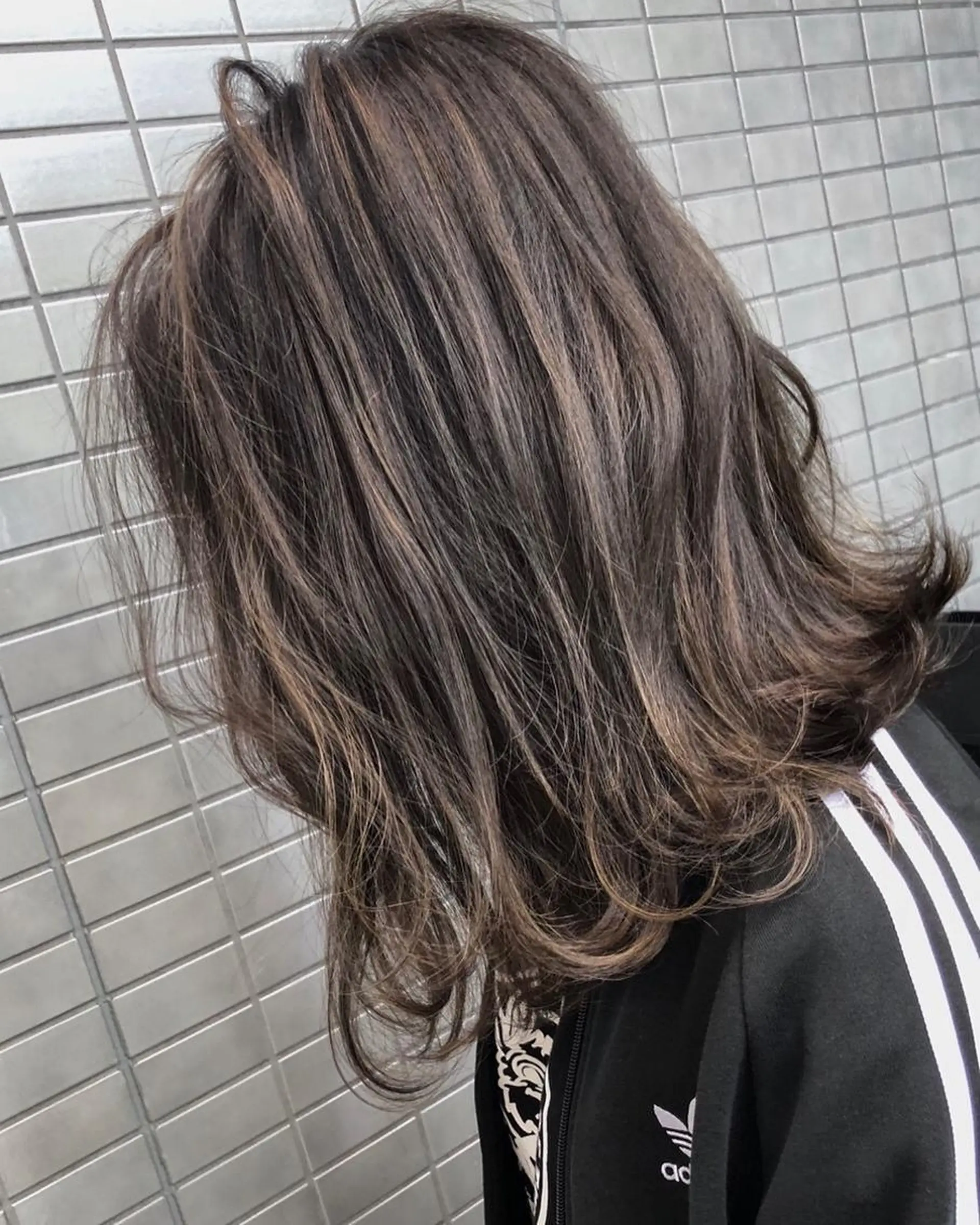 ミディアム ハイライト ヘアカラー FERNA池袋所属・マンツーマン施術✂︎ 金田尚久🎨のヘアスタイル