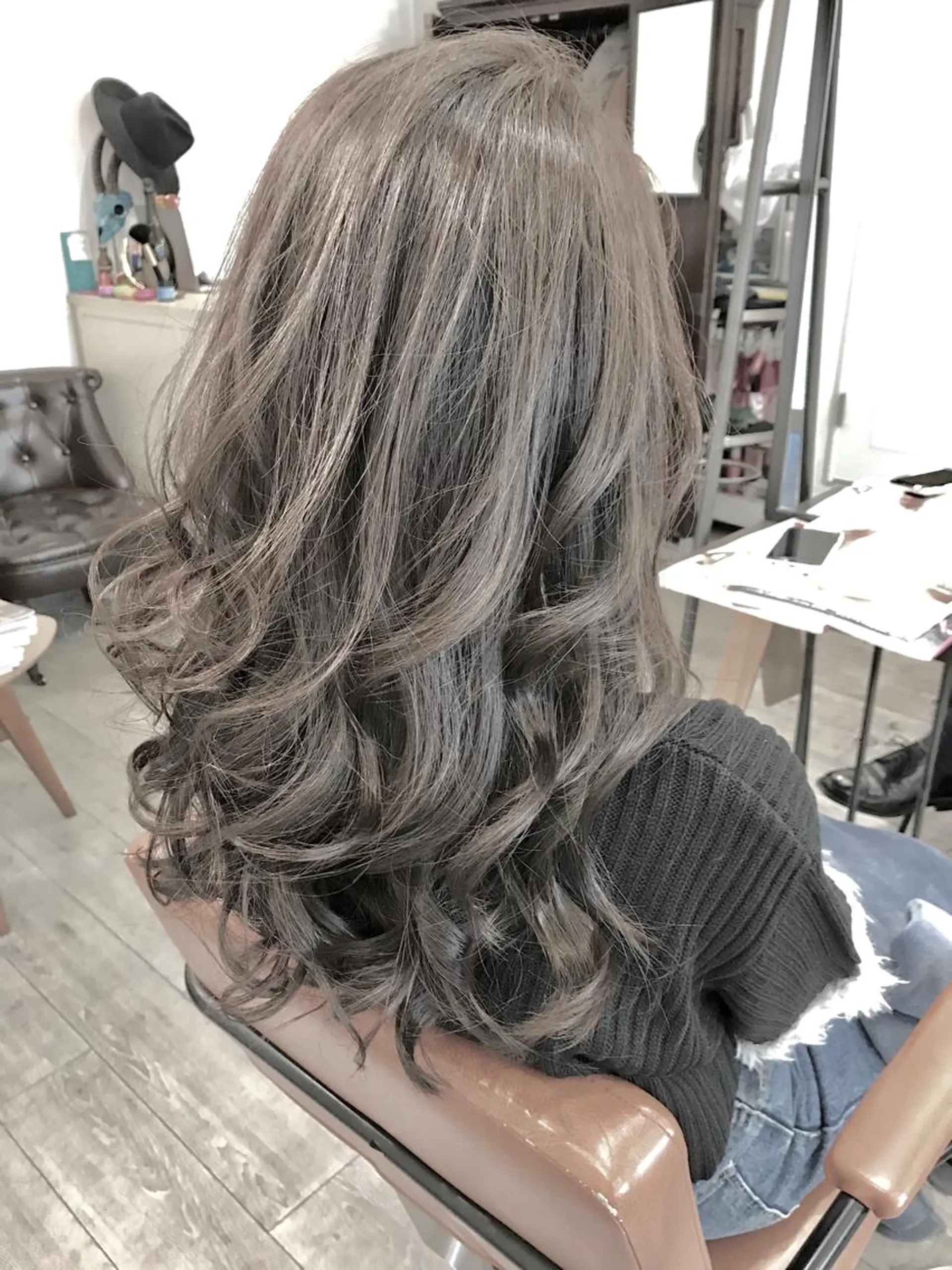 ロング カラー グレージュ ヘアカラー トリートメント ヘッドスパ Akua【代表】 Kazumaのヘアスタイル