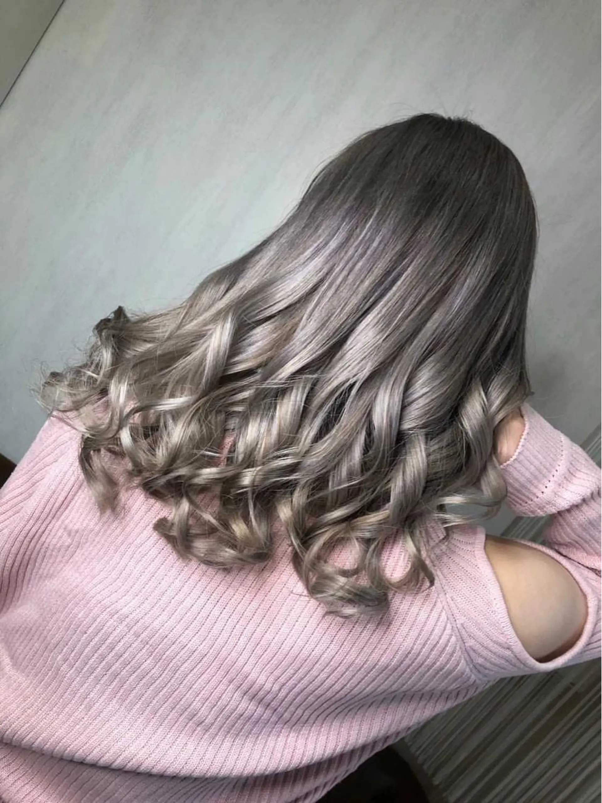 セミロング シールエクステ セミロングパーマ ボブ エクステ ハイライト ヘアカラー ミルクティーハイトー ン💖副店長mikaのヘアスタイル