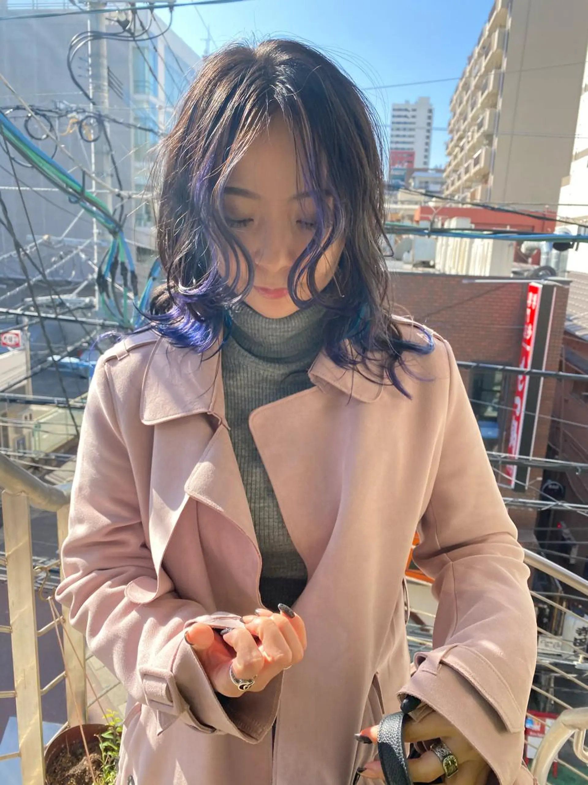 ロング カラー バレイヤージュ ブリーチ ケアブリーチ ダブルカラー グラデーションカラー qiie/長友 インナーカラーのヘアスタイル