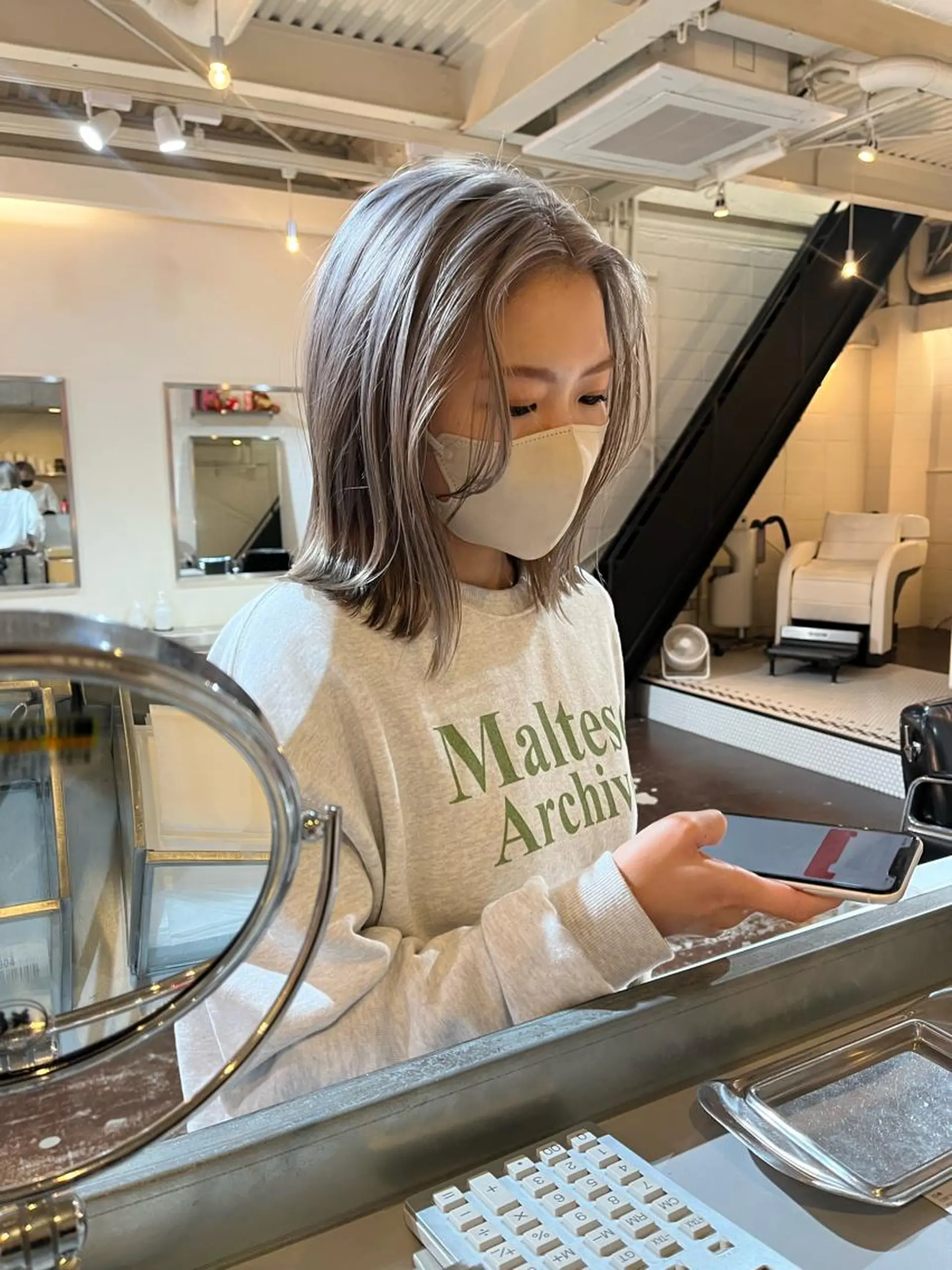 ミディアム カット ヘアカラー トリートメント iru所属・mi kiのヘアスタイル