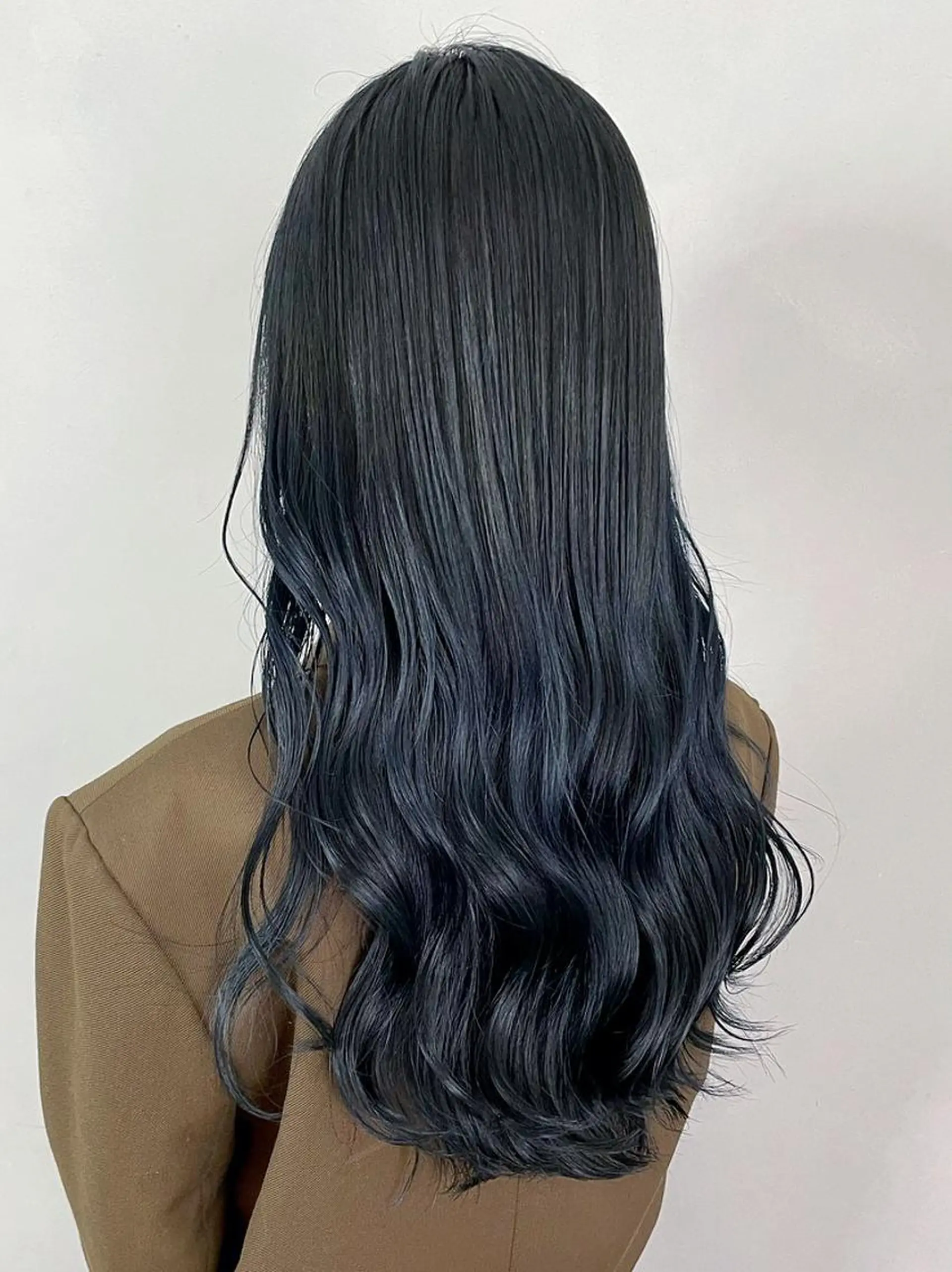 セミロング カラー パーマ ヘアアレンジ 黒髪 ブルーカラー ブルーブラック ITbyALBUM 八王子店のヘアスタイル