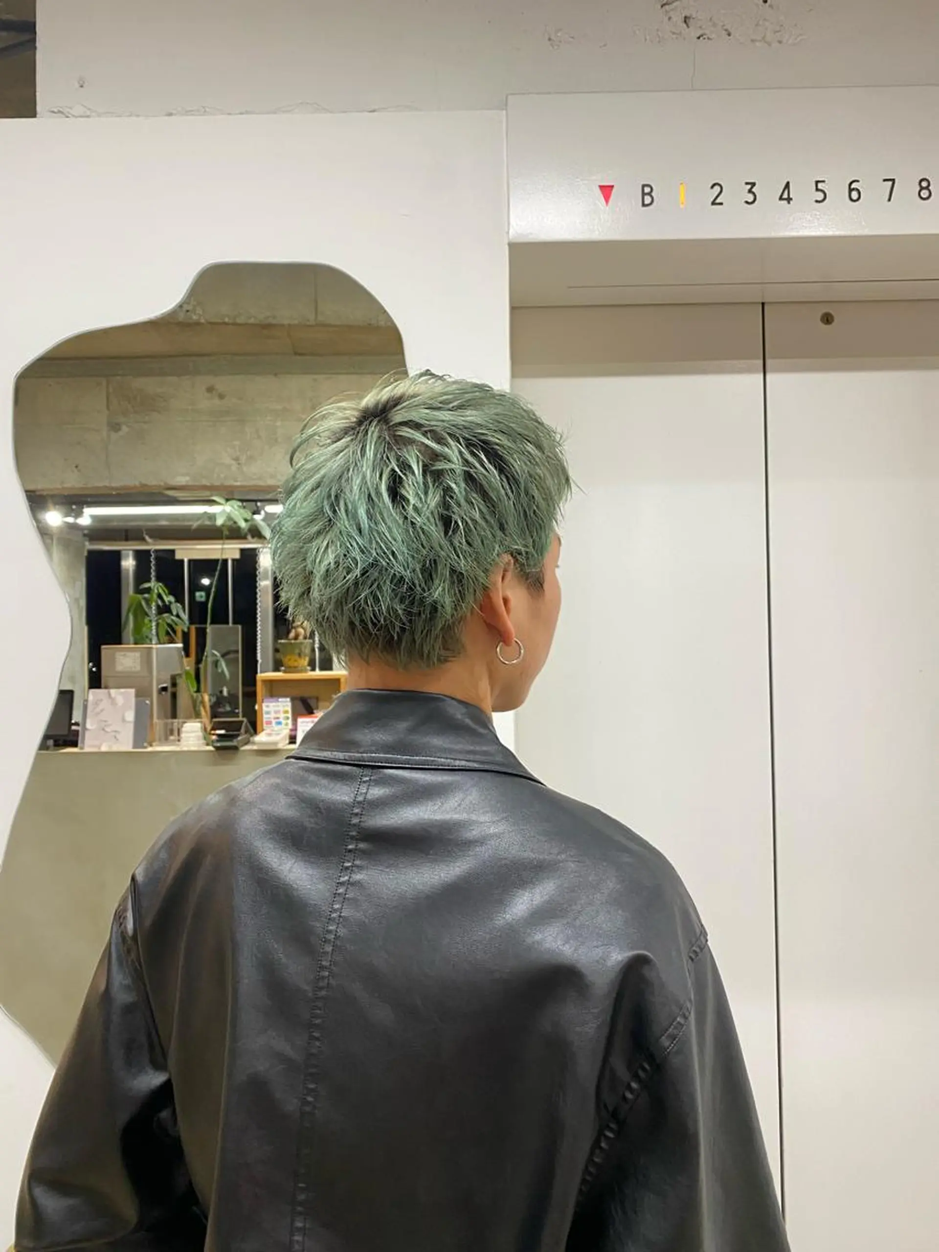ショート カラー ヘアカラー シミズ アスカのヘアスタイル