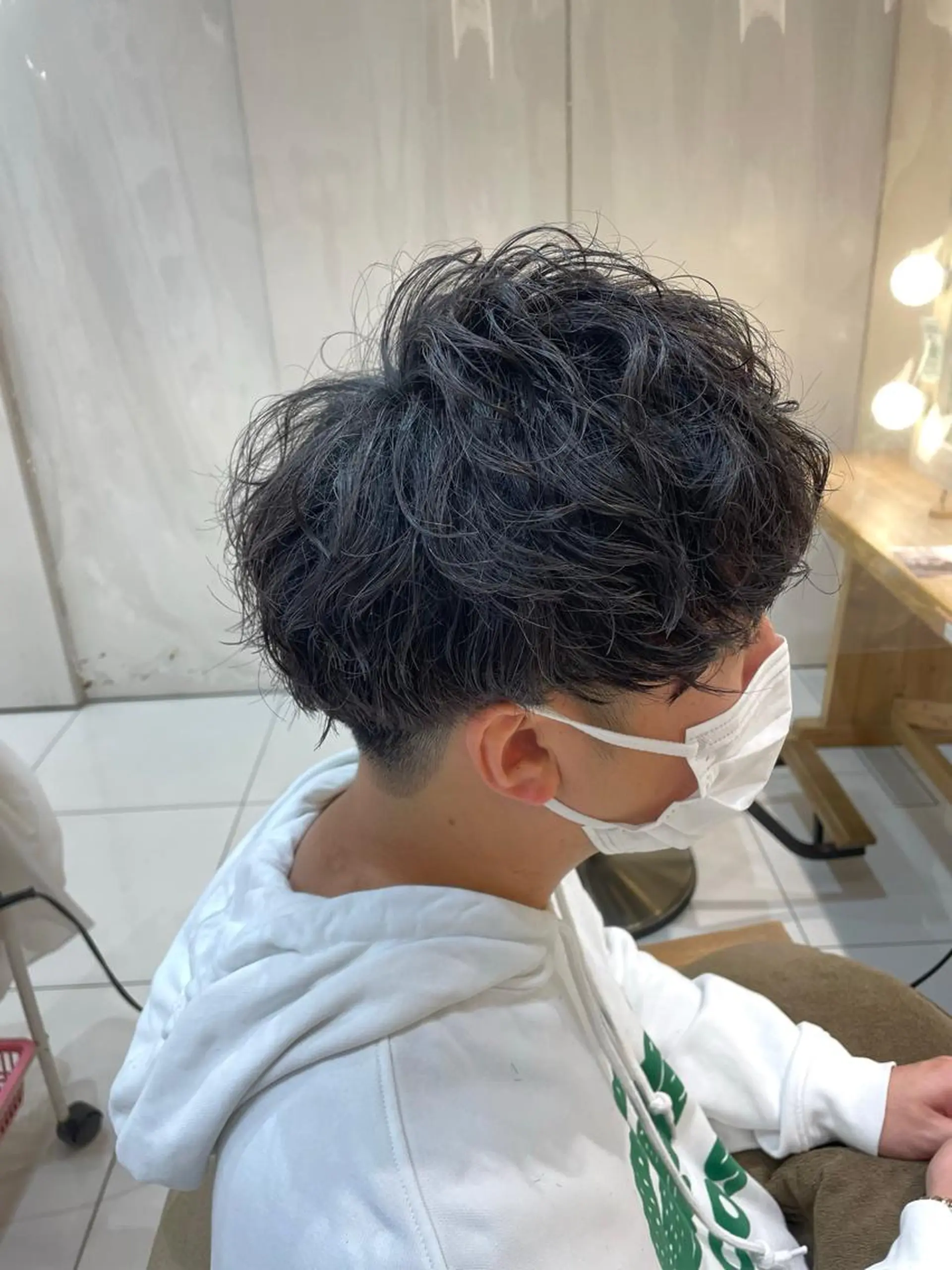 ミディアム パーマ メンズ ミディアムパーマ メンズブリーチ メンズパーマ くせ毛 スパイラルパーマ メンズ曲がる縮毛矯正 /本厚木/駅近3分のヘアスタイル