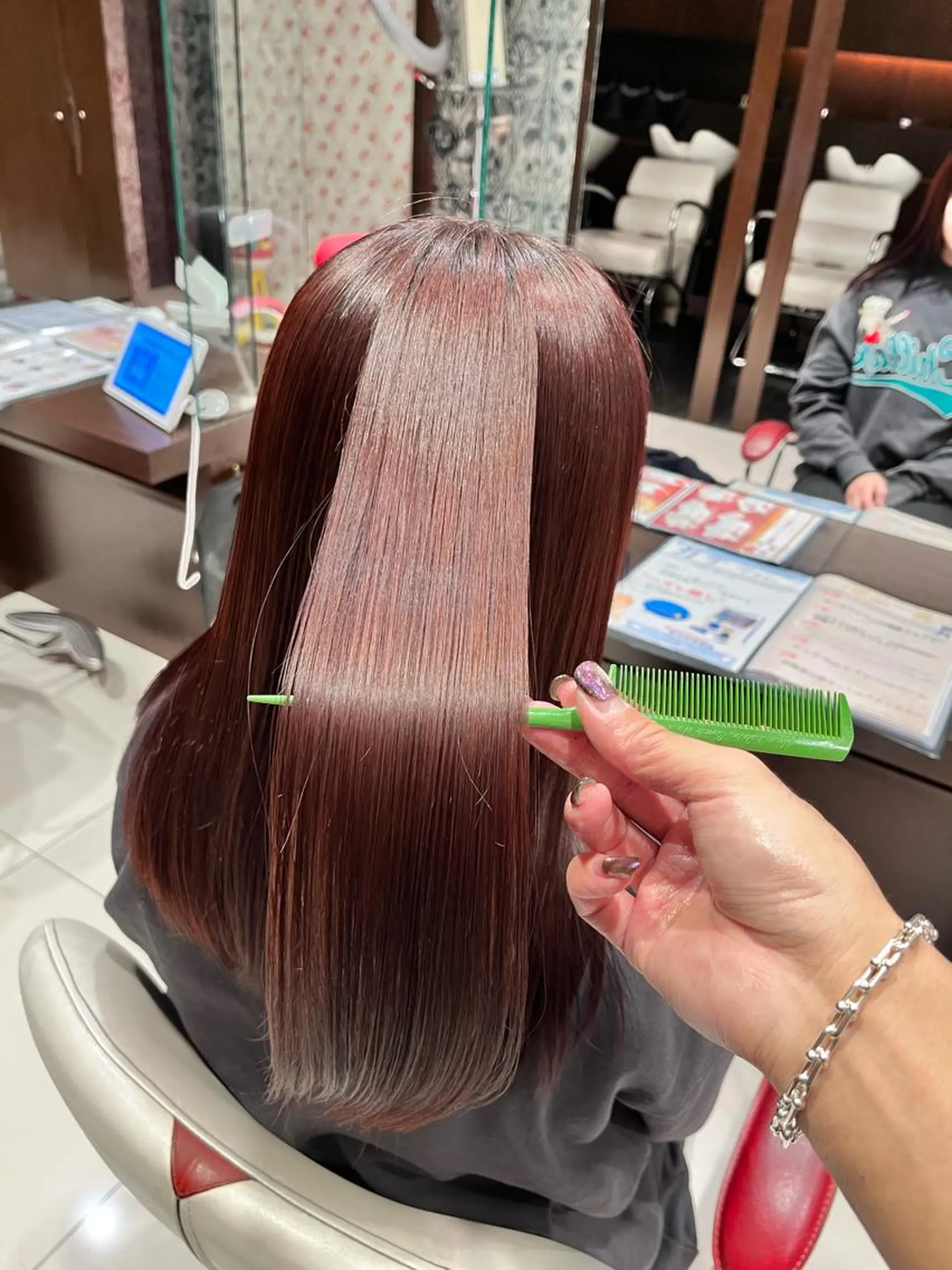 セミロング カラー トリートメント カット 縮毛矯正 5月空きあり 上野颯太のヘアスタイル