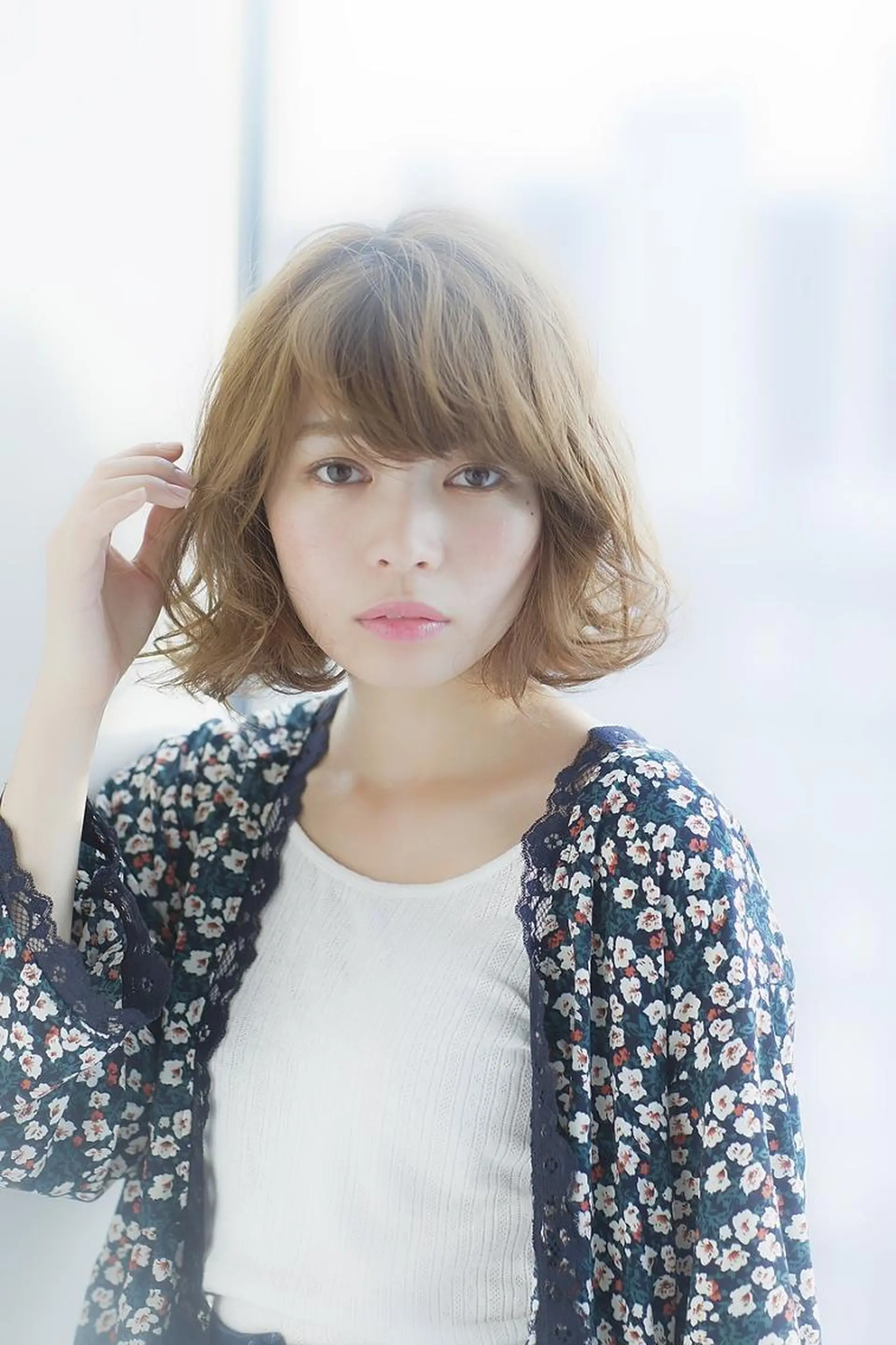 ミディアム カット 鈴木 奈波のヘアスタイル