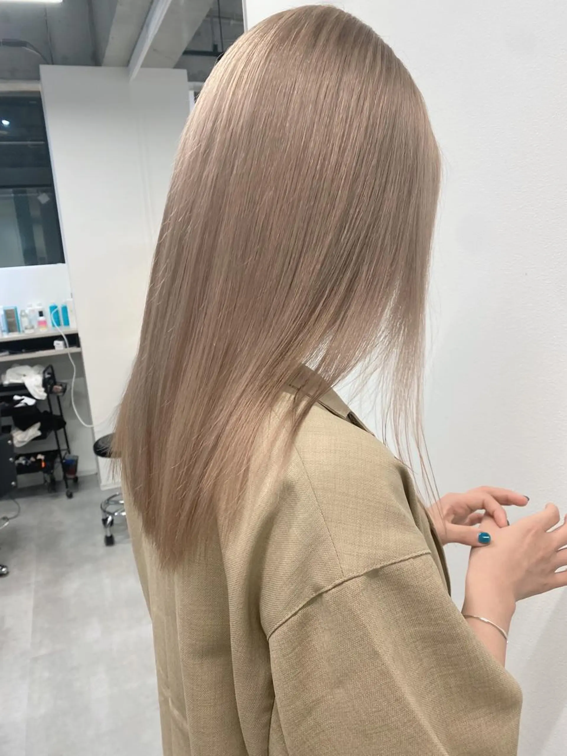 セミロング カラー ベージュカラー ミルクティーベージュ Living所属・ヨシモトリョウ 髪質改善/美髪のヘアスタイル