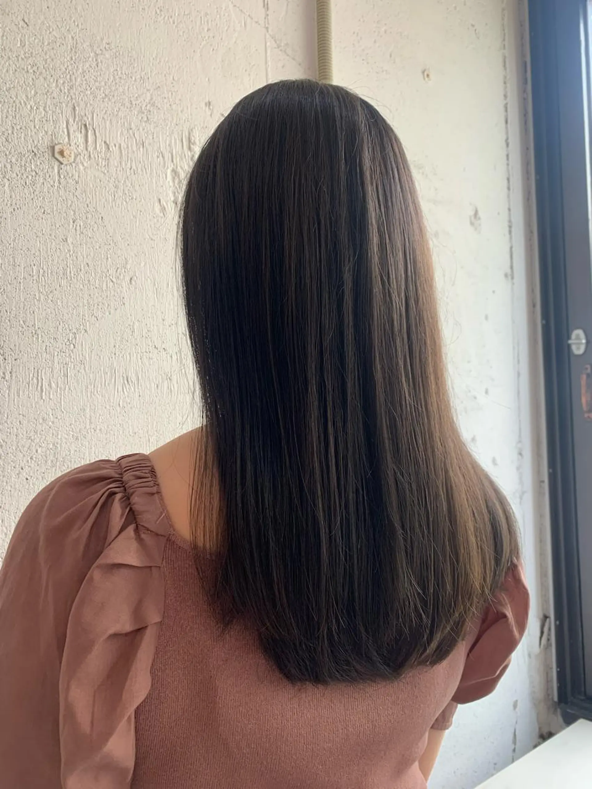 セミロング カラー ブラウンカラー ココアブラウン EIGHT 中川原   菜々子のヘアスタイル