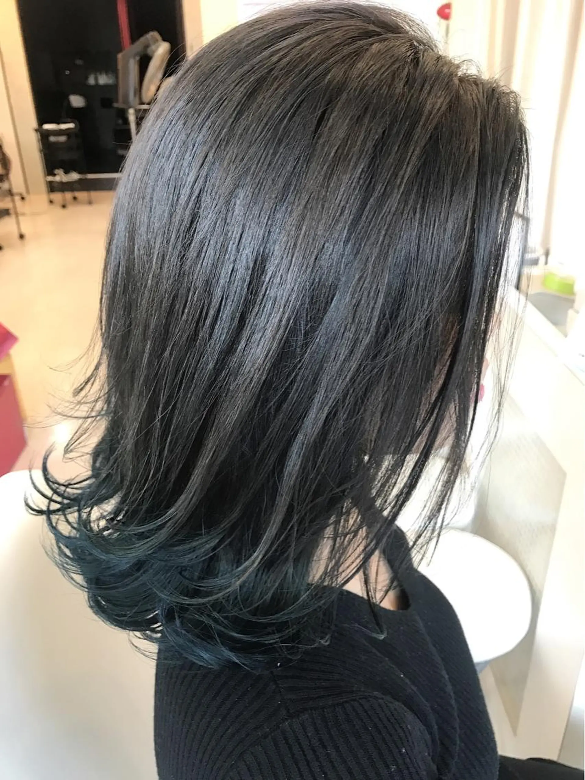 ミディアム カラー ブルーカラー ハイトーンカラー ネイビーカラー 武田 清久のヘアスタイル