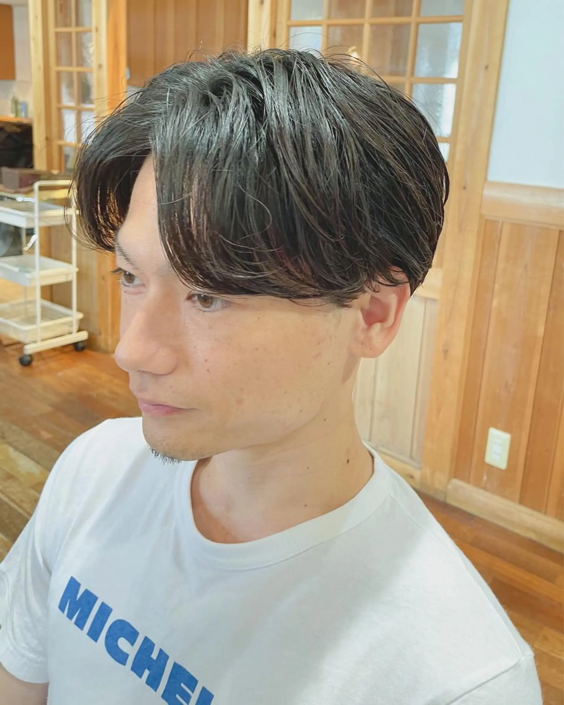 メンズ センターパート 吉田 浩太郎のヘアスタイル