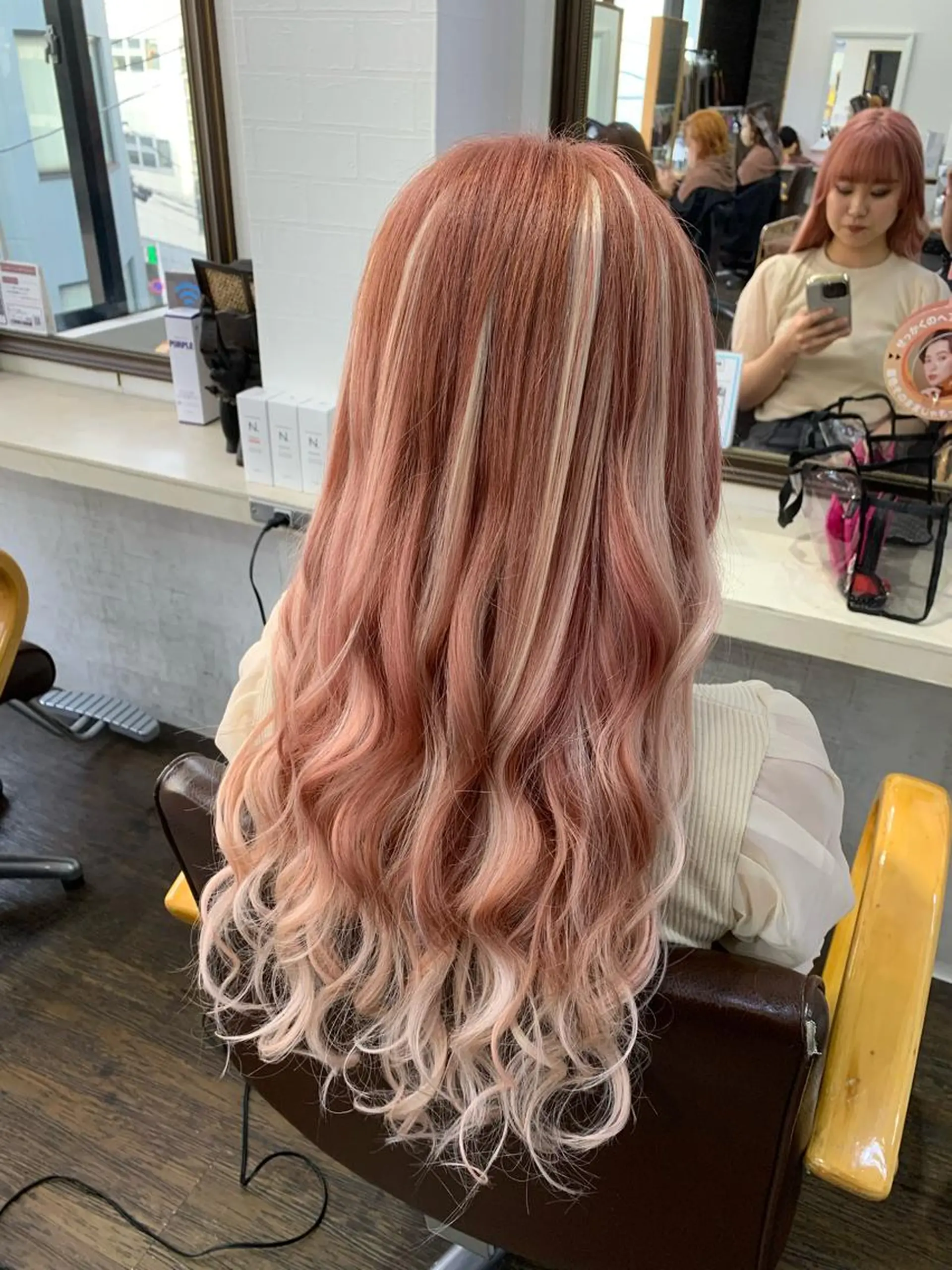 ロング カラー ピンクカラー エクステ ヘアカラー エクステ 🌸U-topia 🌸伊藤穂乃花🌸のヘアスタイル