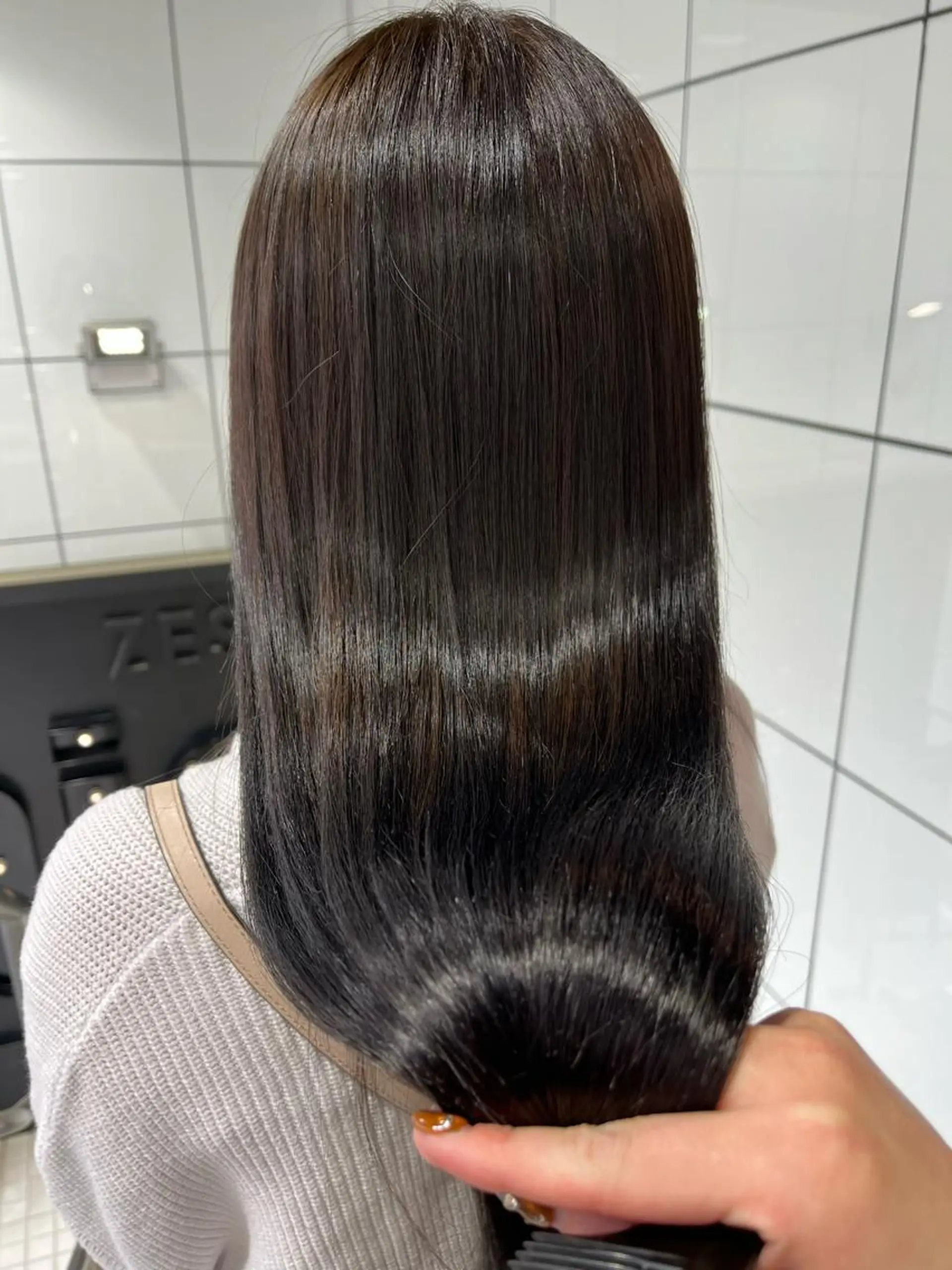 カラー アッシュ アッシュブラウン ブリーチ ブラウンカラー ケアブリーチ ヘアカラー トリートメント 透明感カラー こだわりカットあさみのヘアスタイル