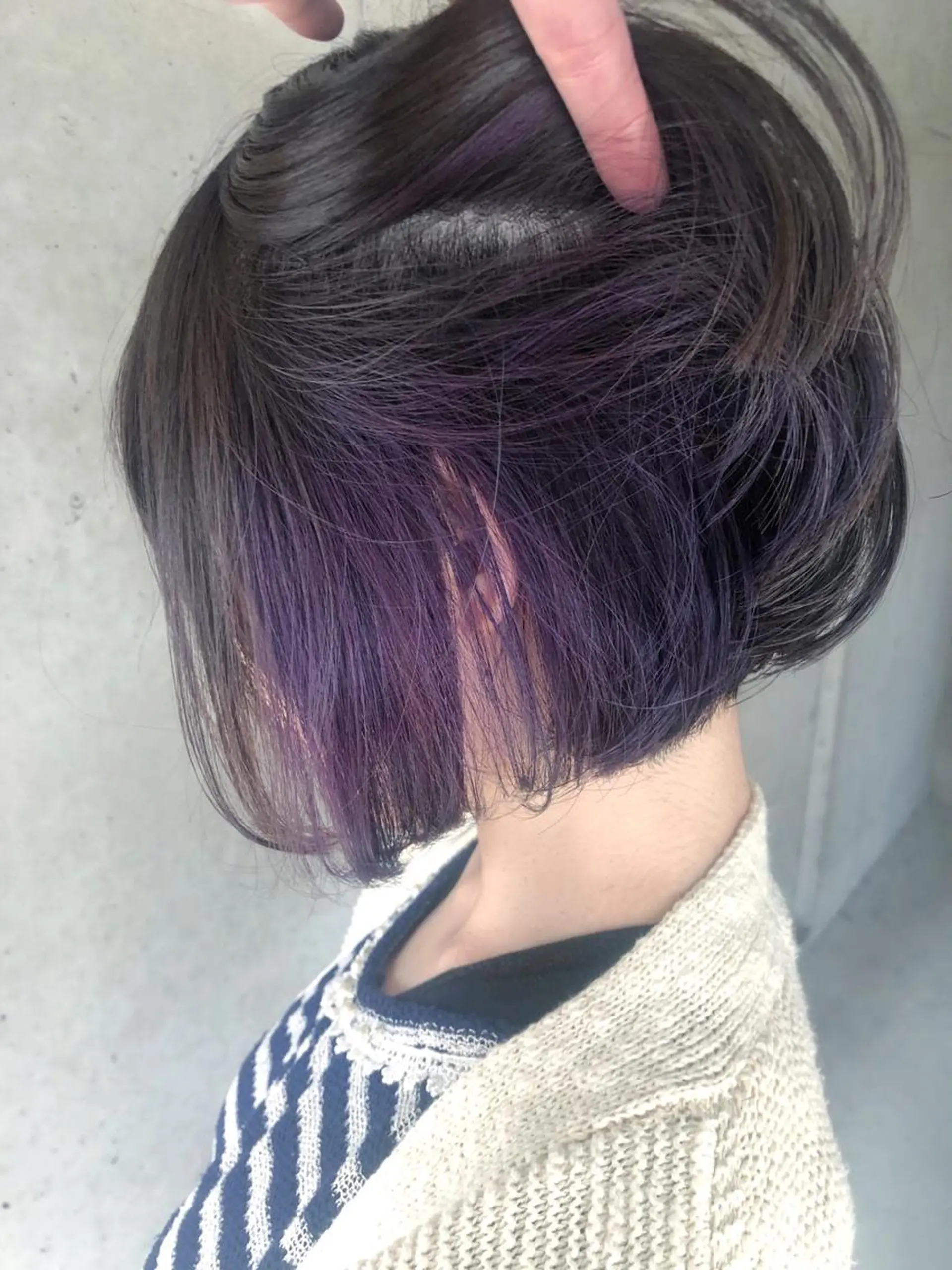 ショート カラー ブリーチ パープルカラー 是枝 さくらのヘアスタイル