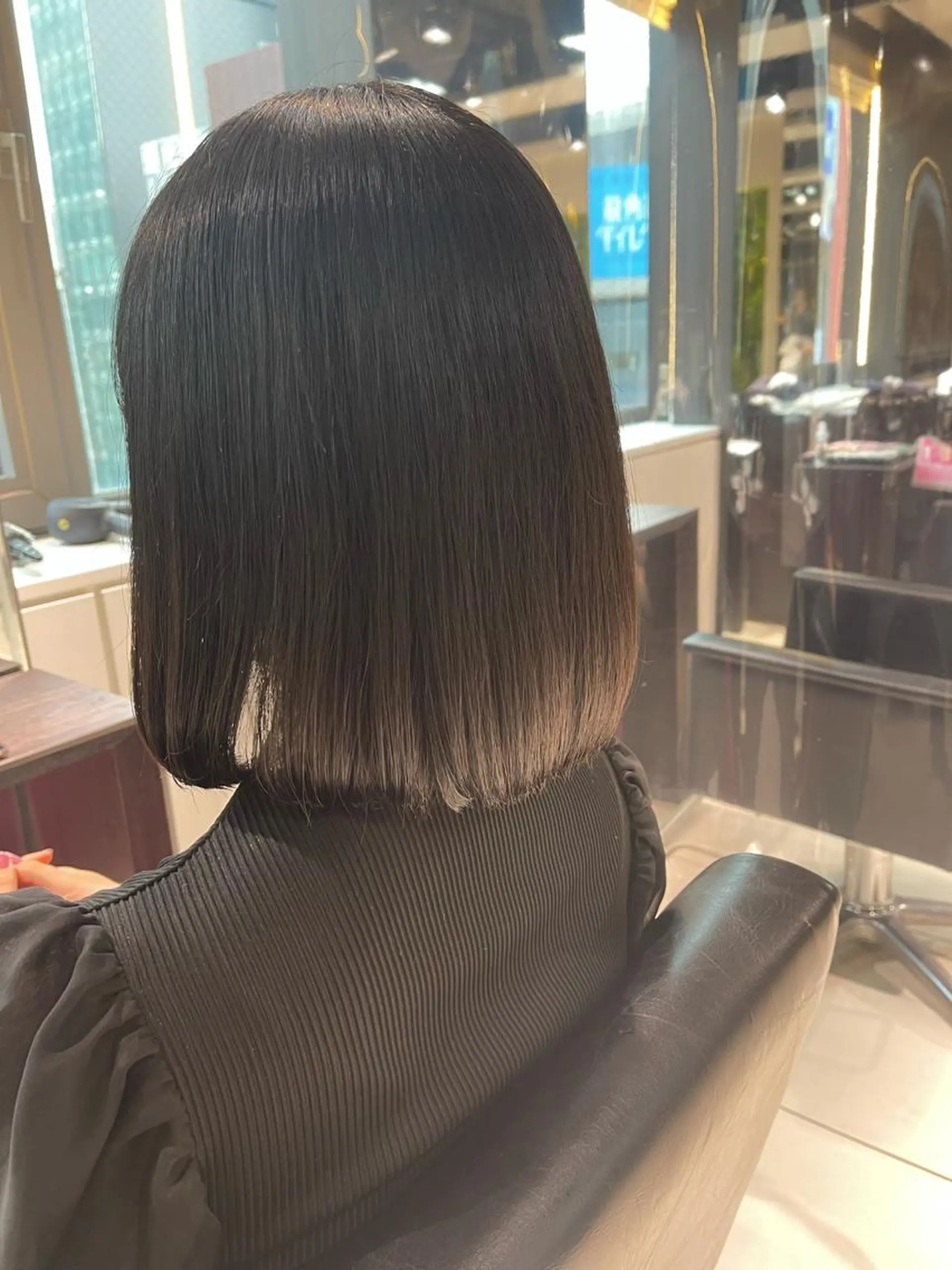 ミディアム 海外レイヤー 鯉渕のヘアスタイル