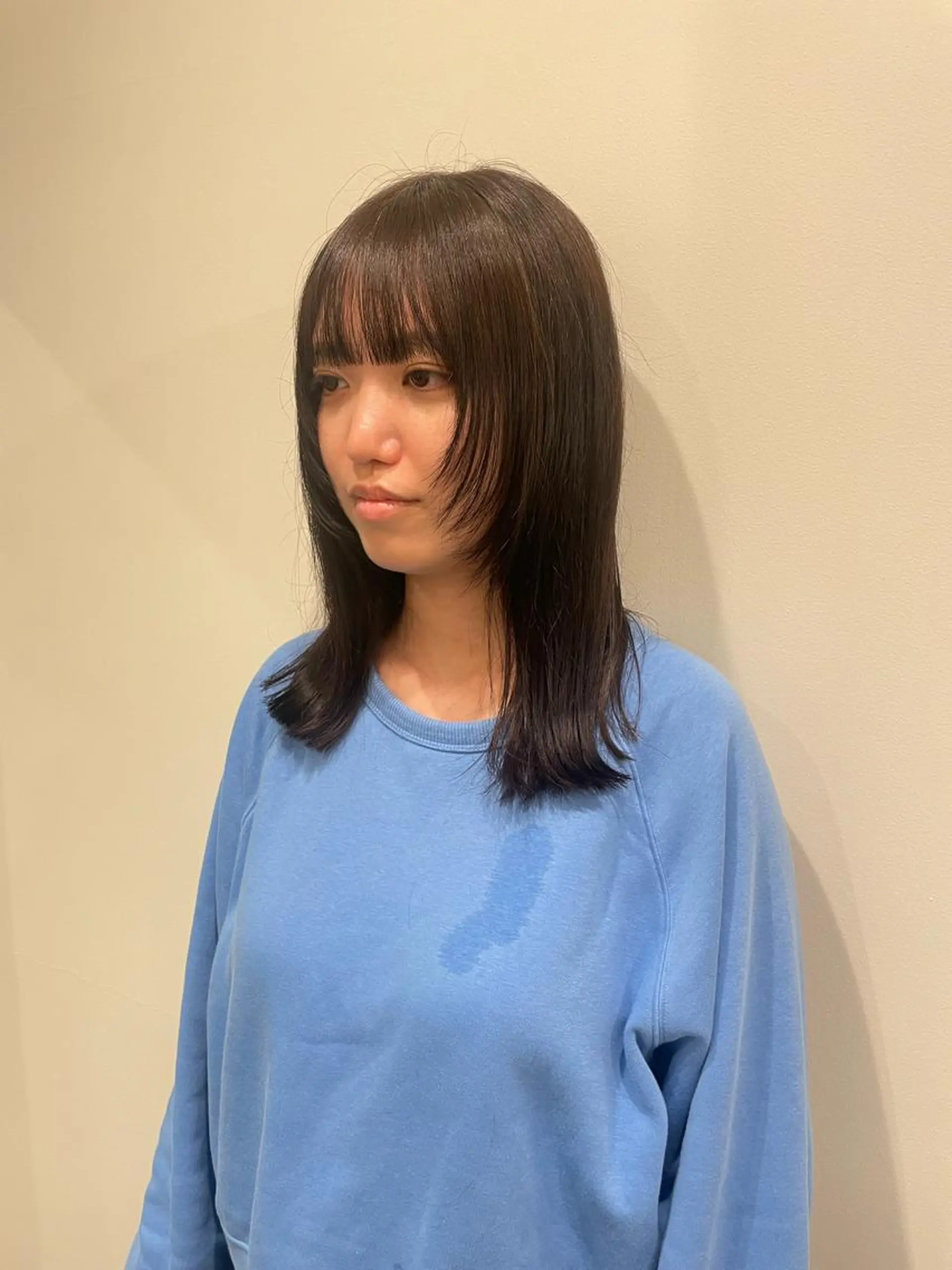 セミロング カラー 渋谷 留菜のヘアスタイル