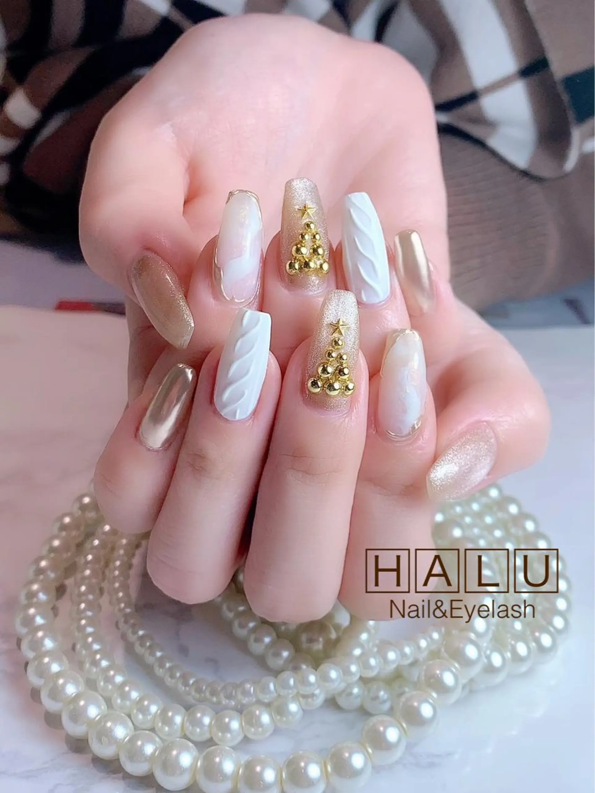 ネイル ゴールド ホワイト HALU ハルのネイルデザイン