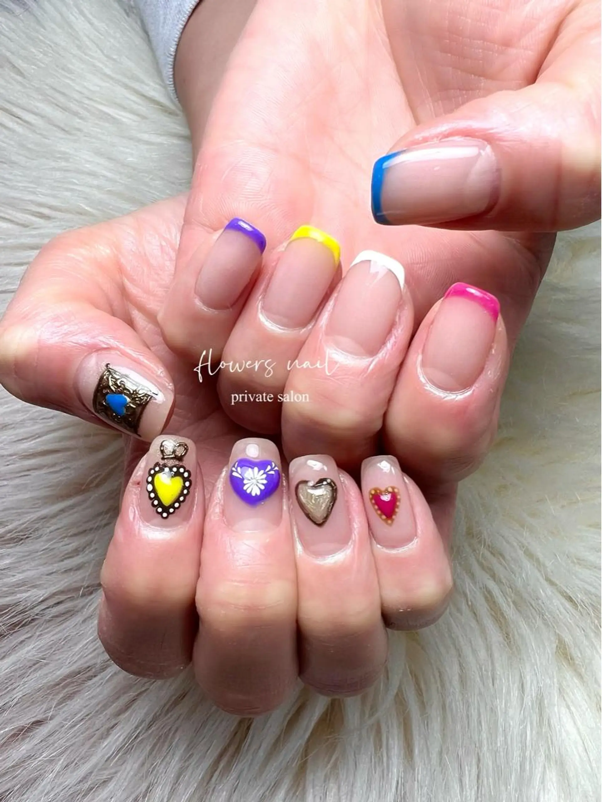 ネイル アートネイル フレンチネイル ジェルネイル 持ち込み パラジェル ハンドネイル flowers nailのネイルデザイン