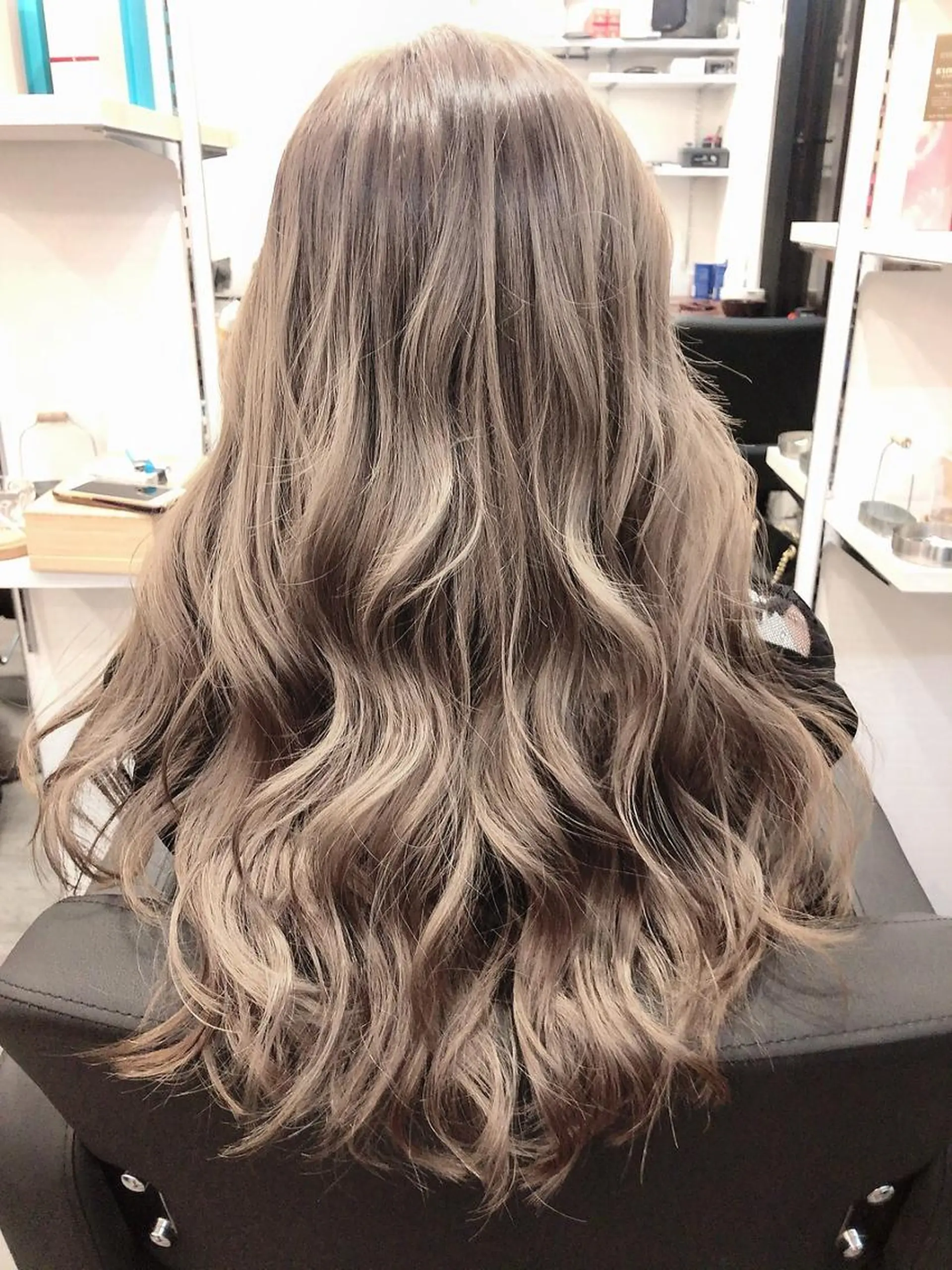セミロング エクステ 100%高級人毛使用 LANIUMEDAのヘアスタイル