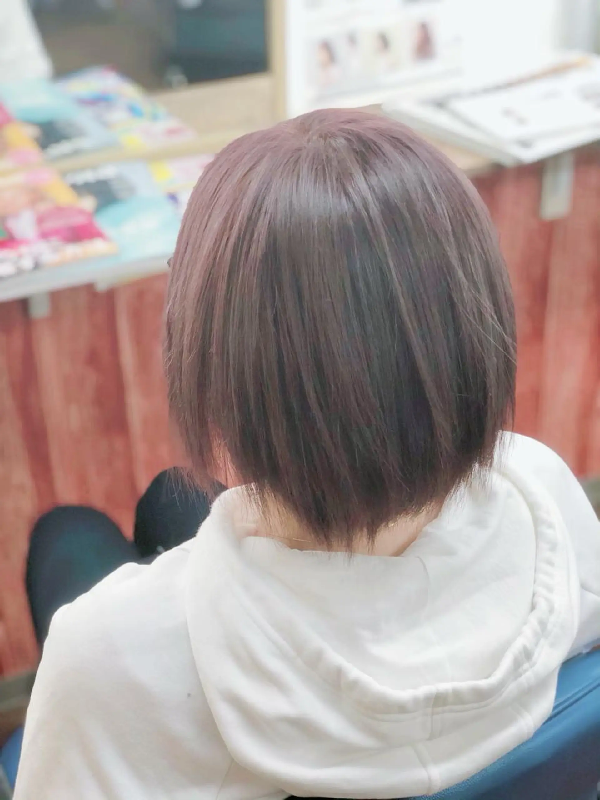 ショート カラー ヘアカラー トリートメント ヤナ マネージャーのヘアスタイル