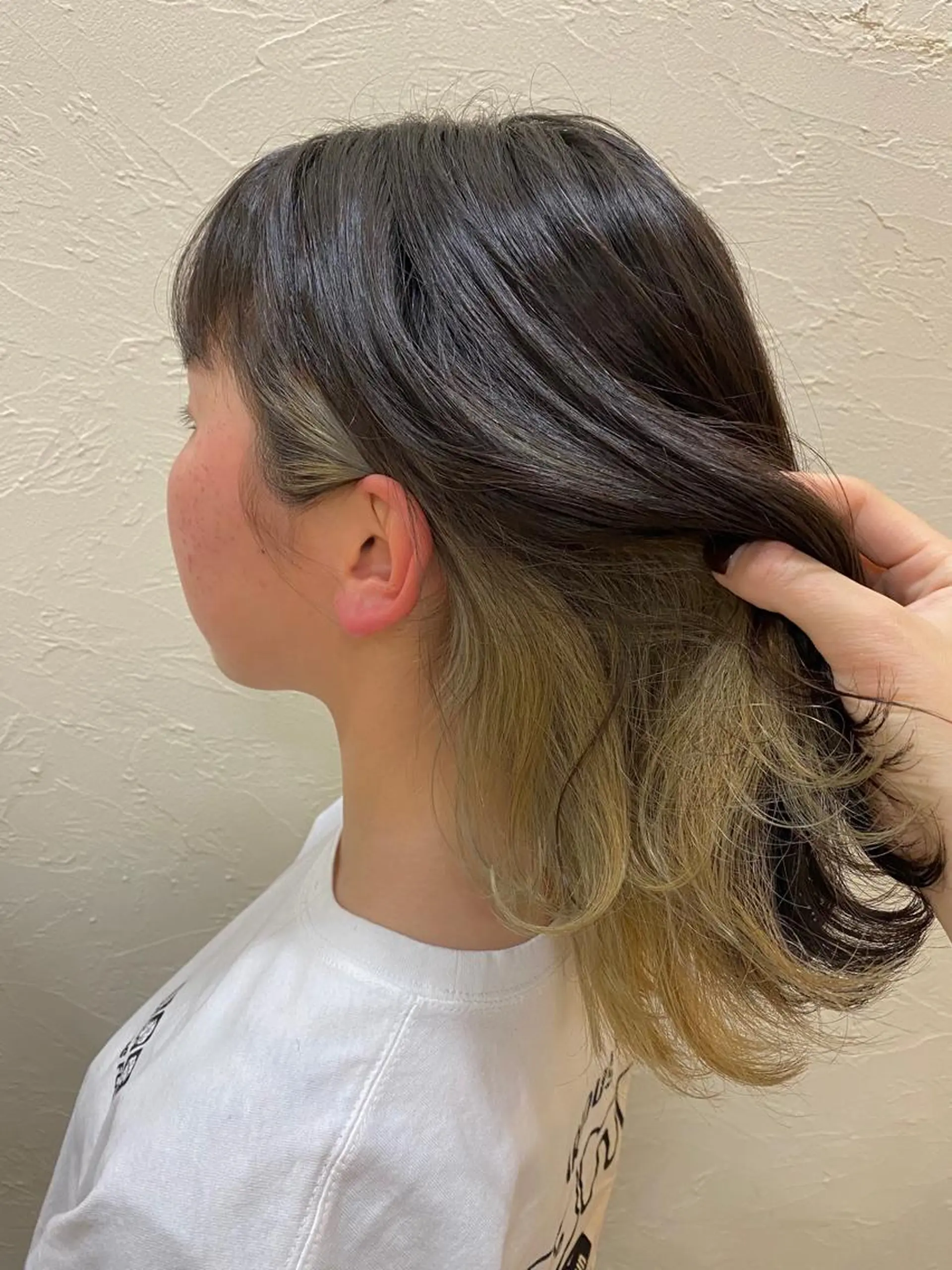 セミロング カラー ベージュカラー インナーカラー カット ヘアカラー トリートメント ENIF ヤマグチアツコのヘアスタイル