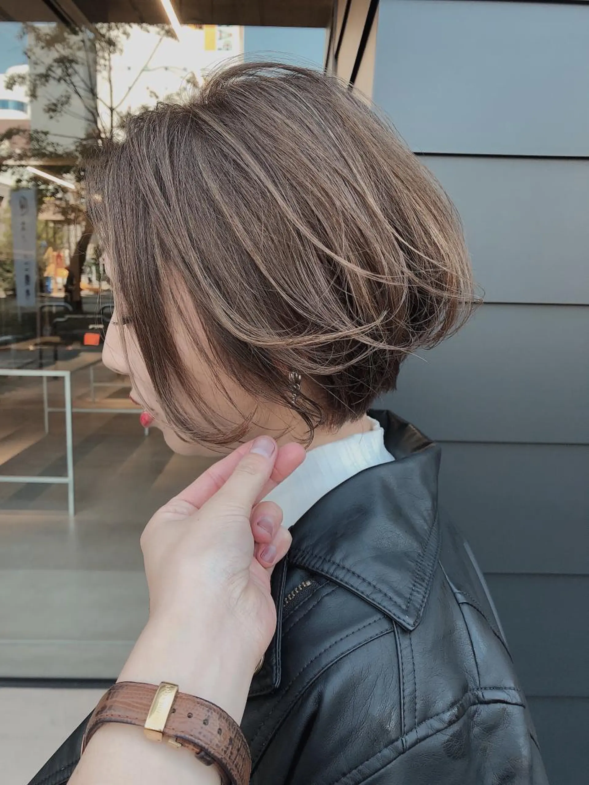 ショート カラー ヘアアレンジ ハンサムショート ハイライトカラー ハイライト ショートヘア tre/e'所属・橋本 昇平のヘアスタイル